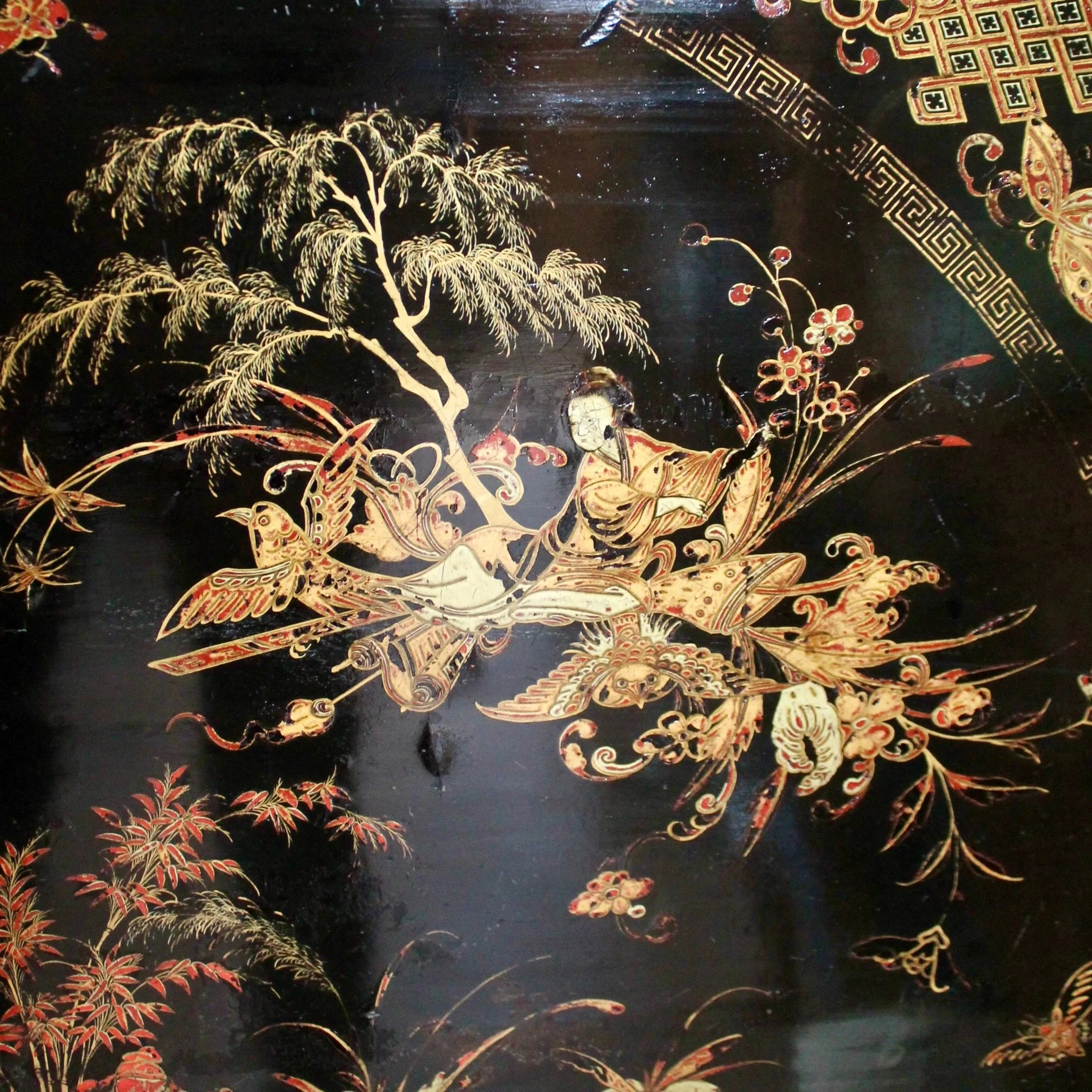 Chinese-Export-Black-Lacquer-And-Gilt-Decorated-Tilt-Top-Center-Table (4).jpeg