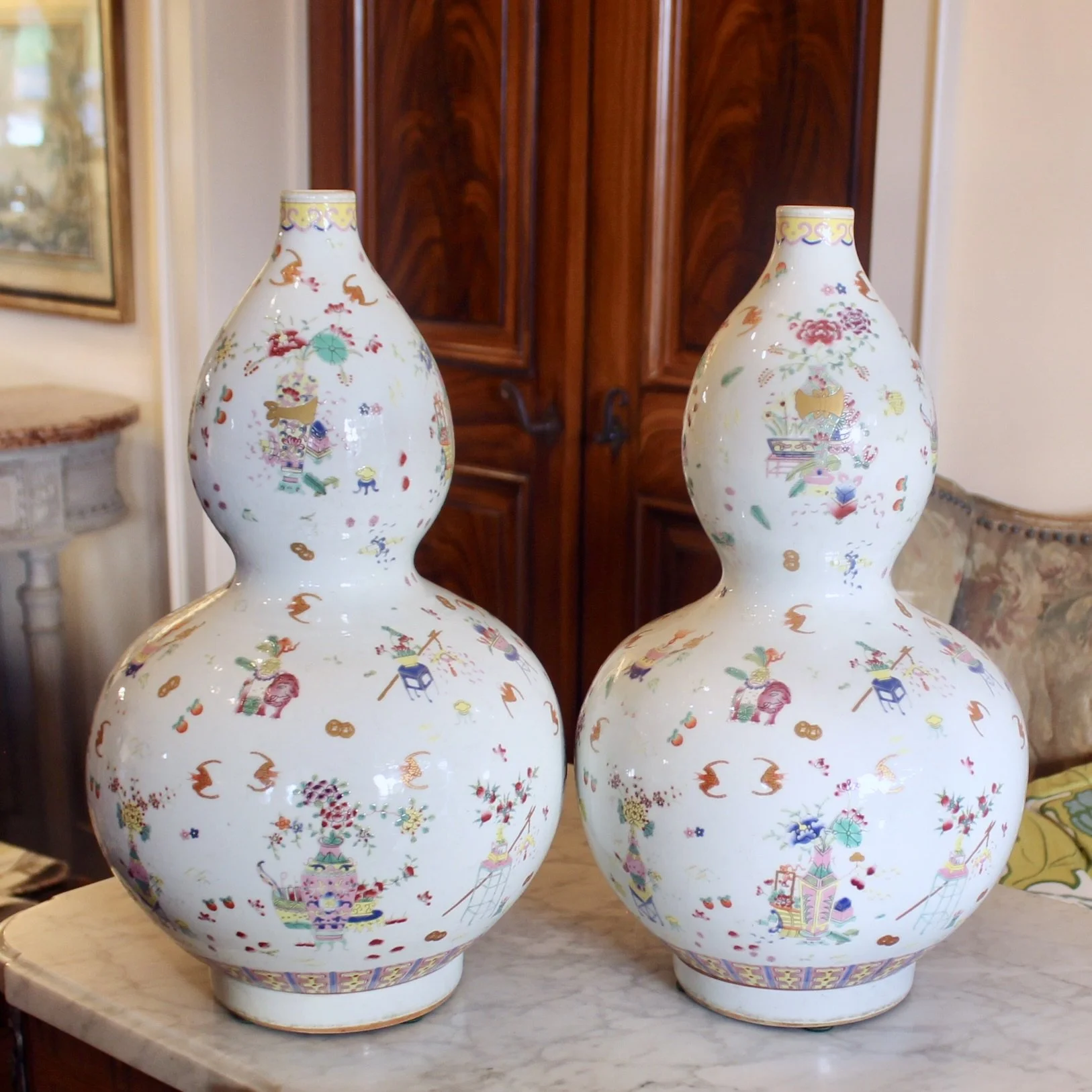 Pair of Chinese Export Double Gourd Porcelain Vases in the Hundred Antiques Pattern