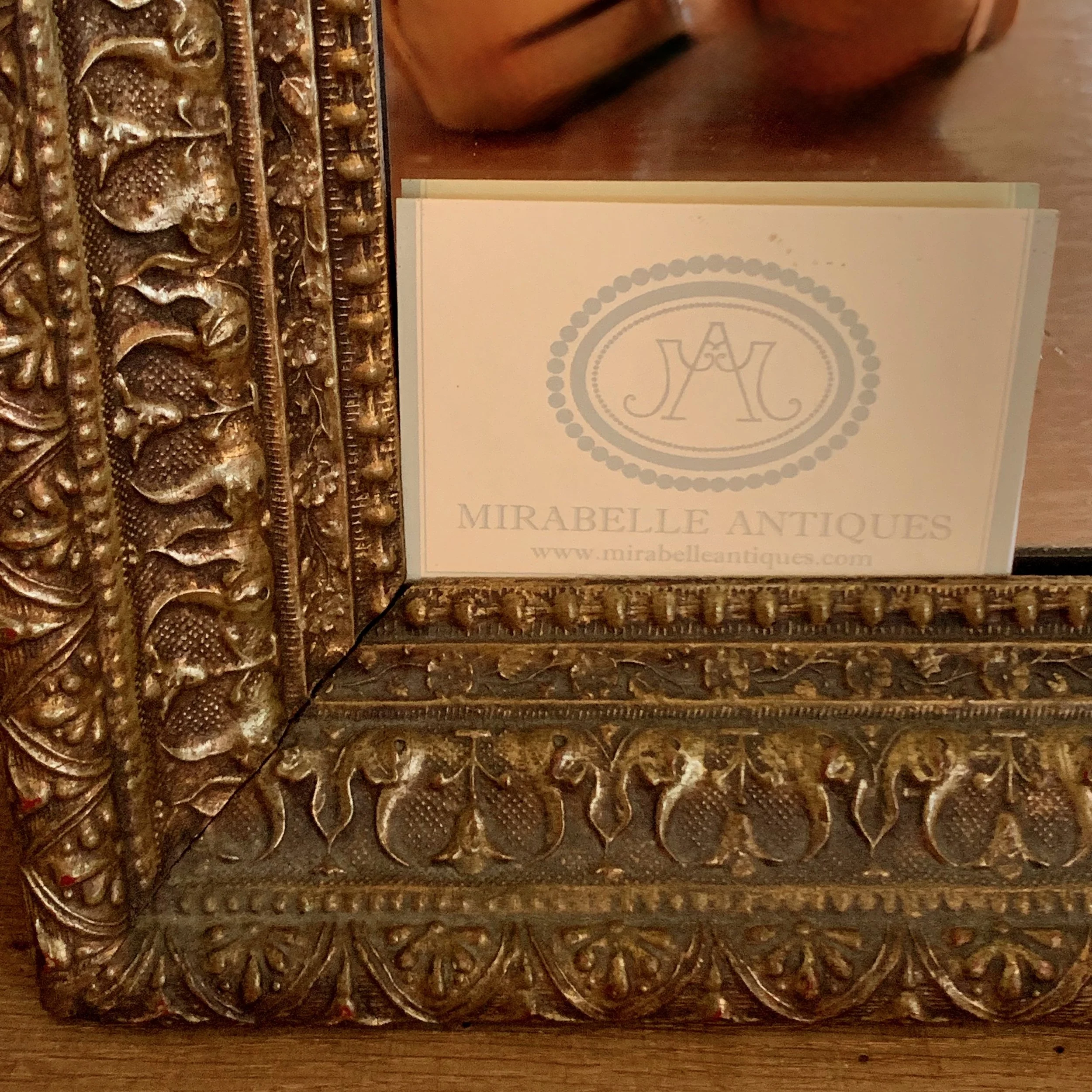 American-Gilt-Wall-Mirror-Late-19th-Century-detail