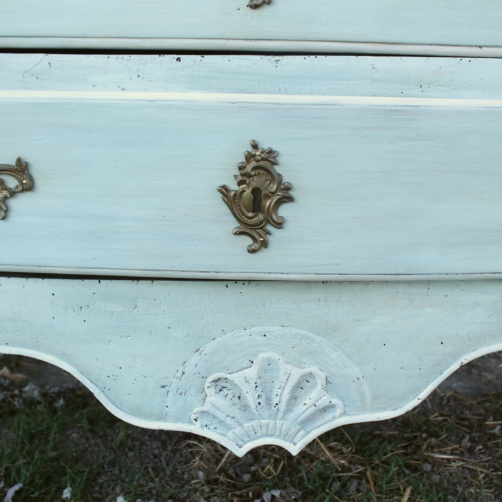 Louis-XV Period-Provincial-Commode-in-Celadon-Blue-Paint (4)-detail
