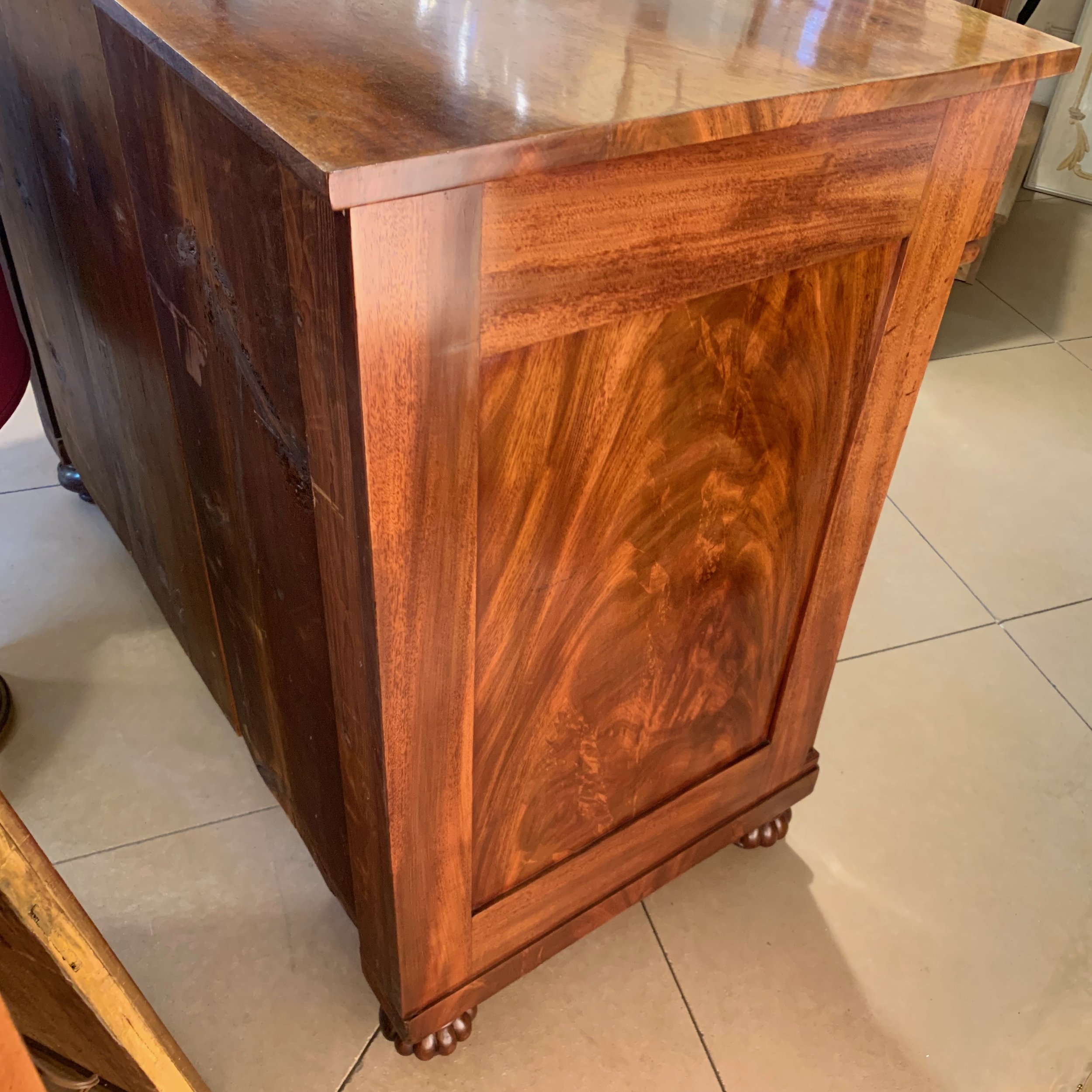 American-Classical-Large-Chest-of-Drawers-19th-century (15)-back