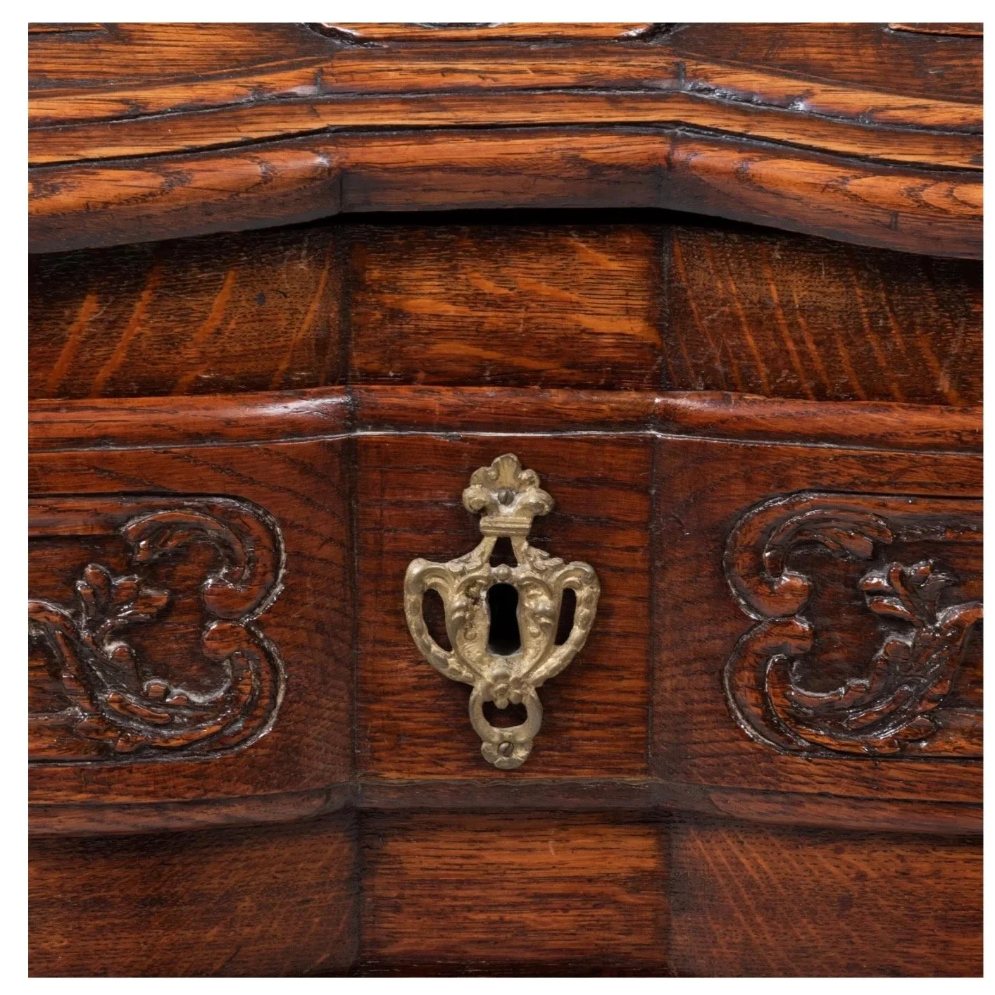 continental-rococo-carved-slant-front-desk-top-commode (12)-front-detail