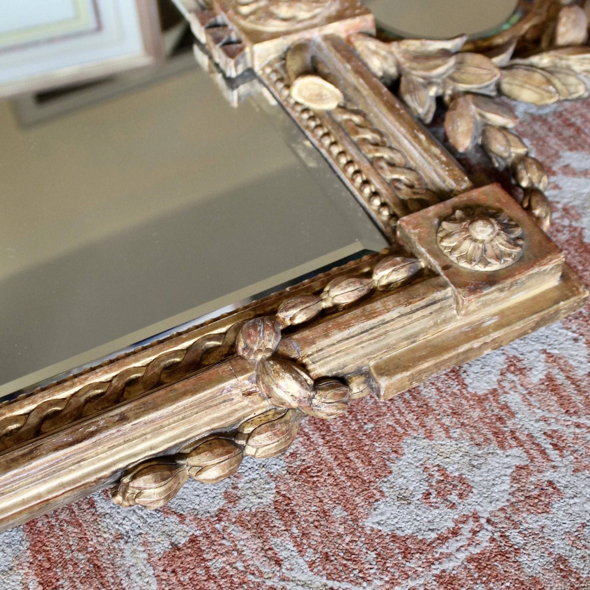 Italian Giltwood Neoclassical Mirror