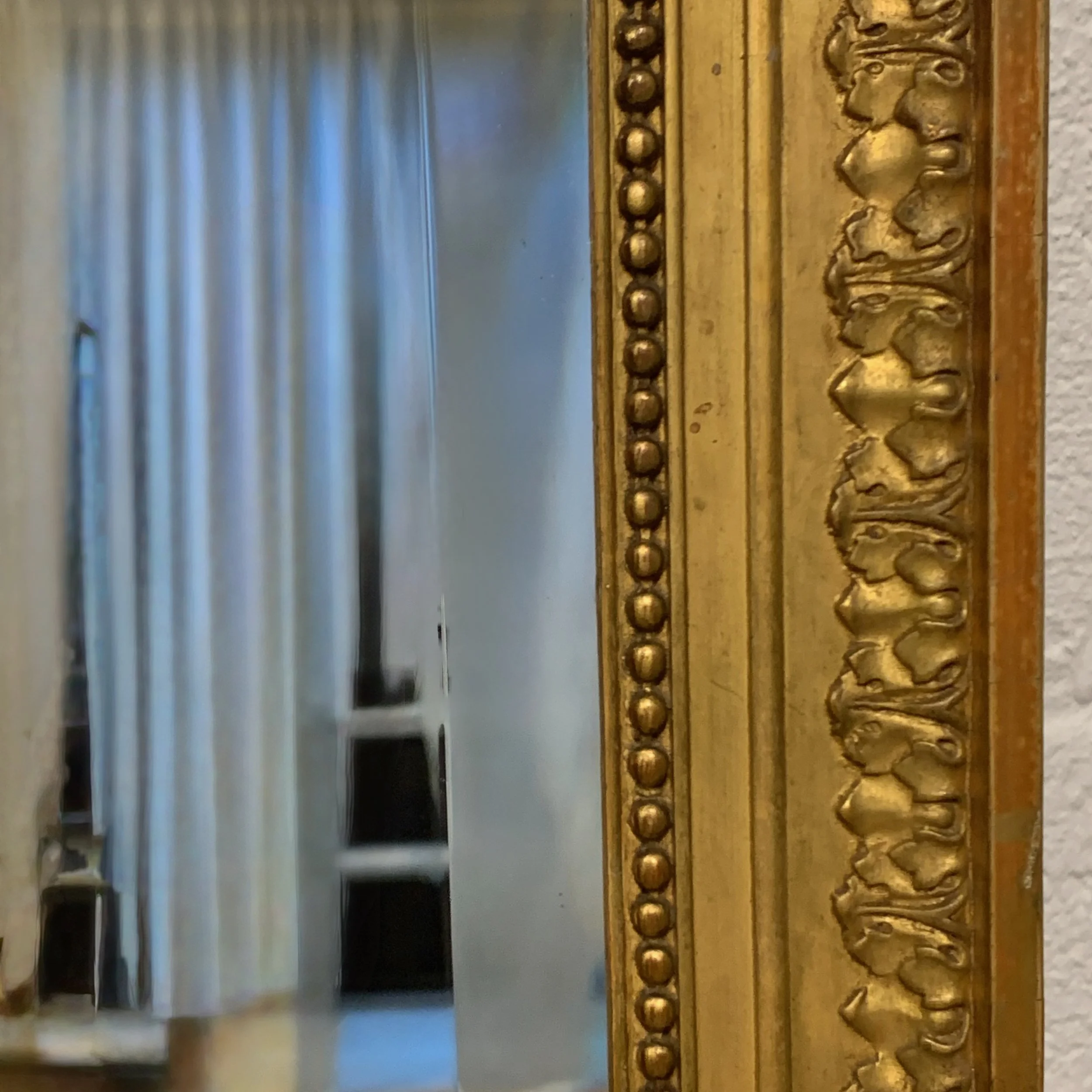 Large-Louis-XVI-Style-Giltwood-Mirror (13)