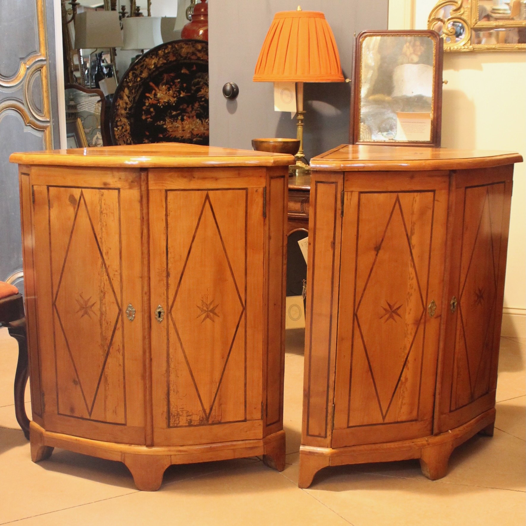 Pair-of-antique-Continental-Fruitwood-Corner-Cabinets-with-Marquetry (1)