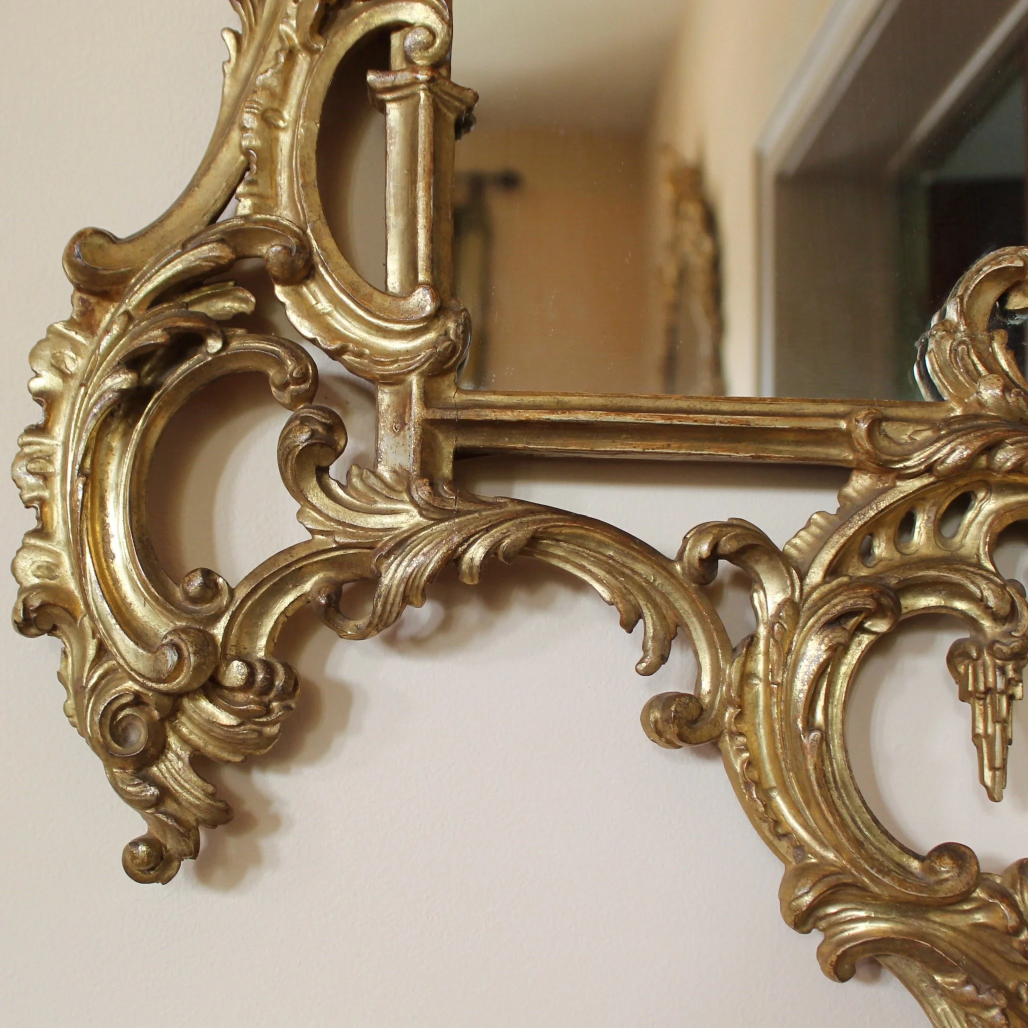 Italian-Carved-And-Gilded-Chippendale-Rococo-Style-Mirror (10)-detail