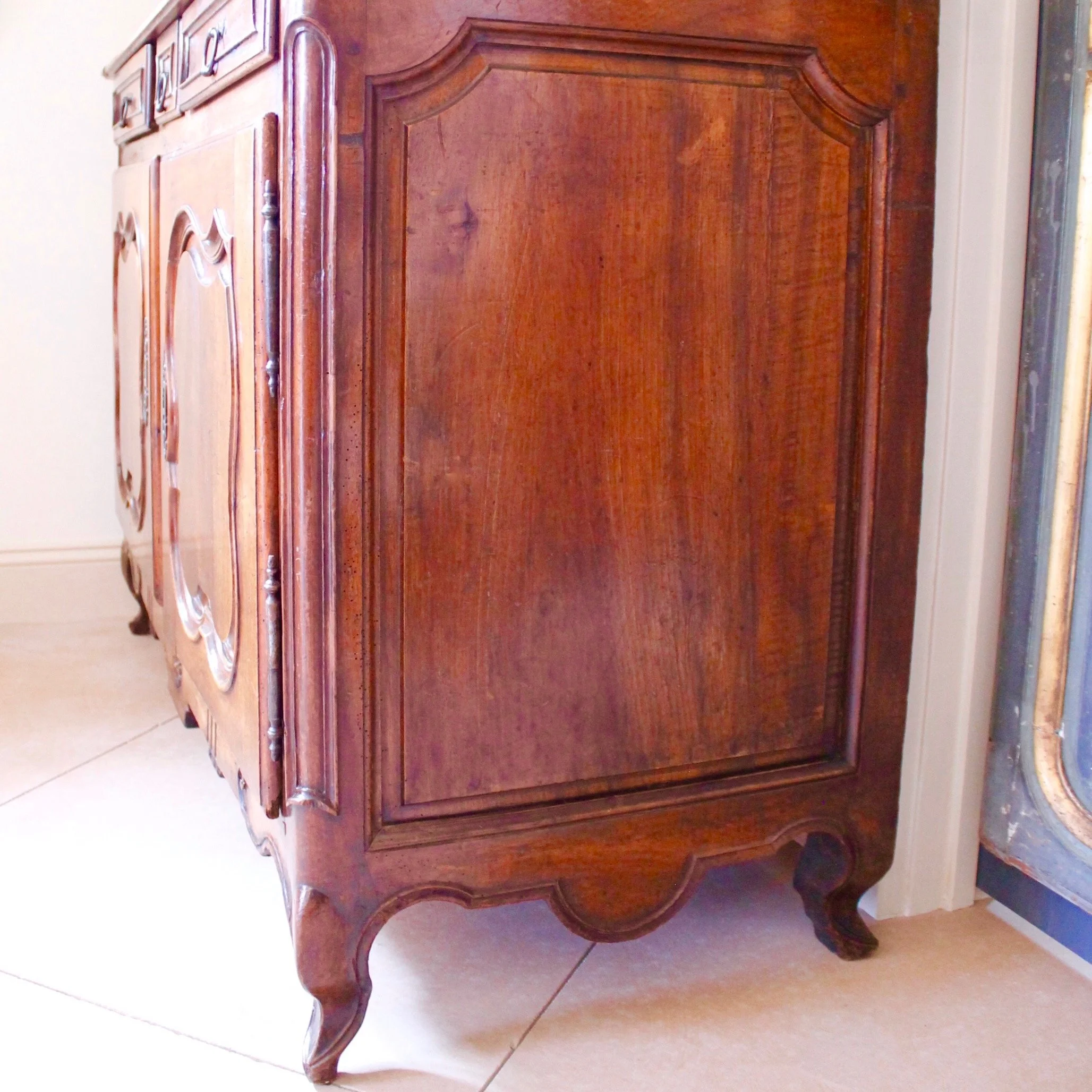 French-Provincial-Walnut-Buffet-à Deux-Corps-Early-19th-Century (16)-side