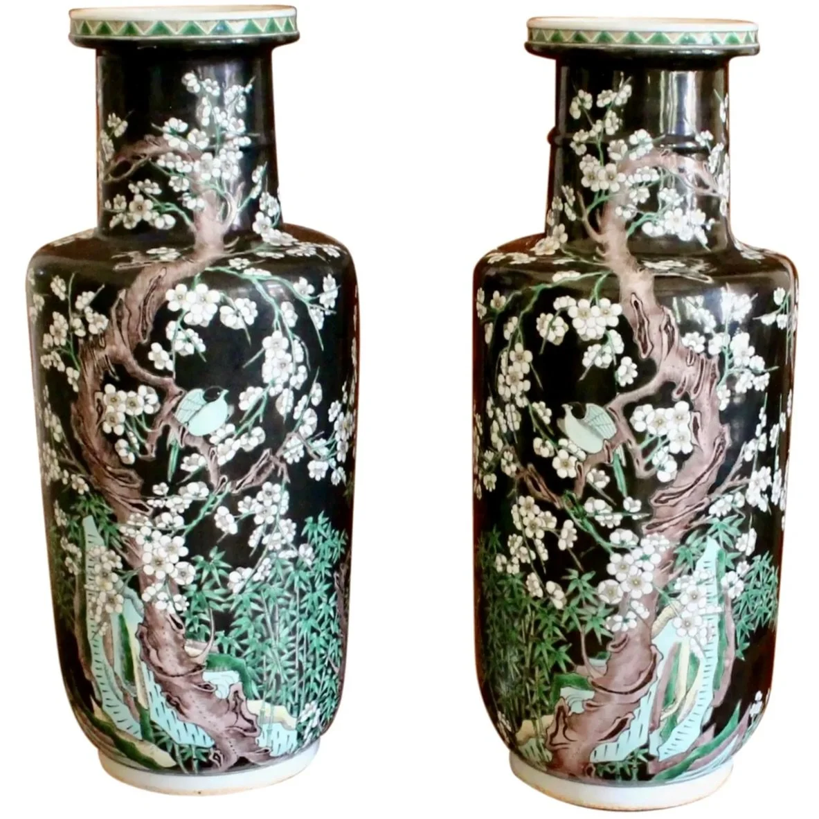 Chinese export Famille noir prunus vases