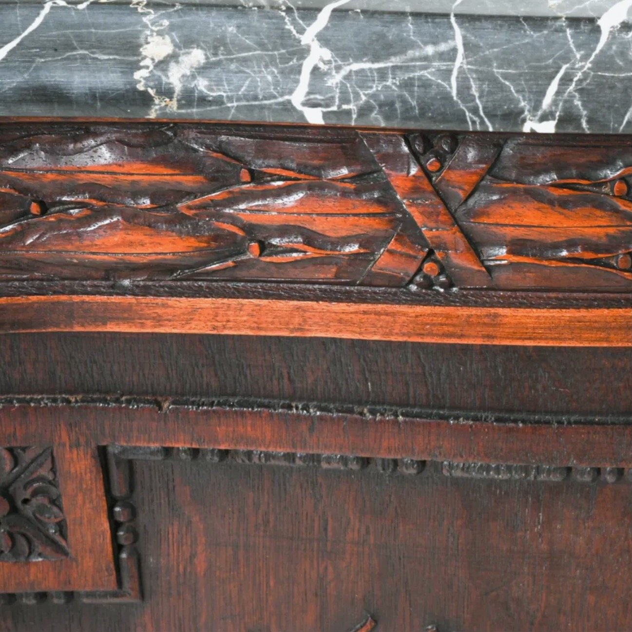 pair-of-small-Louis XVI-neoclassical-carved-walnut-commodes (10)-detail