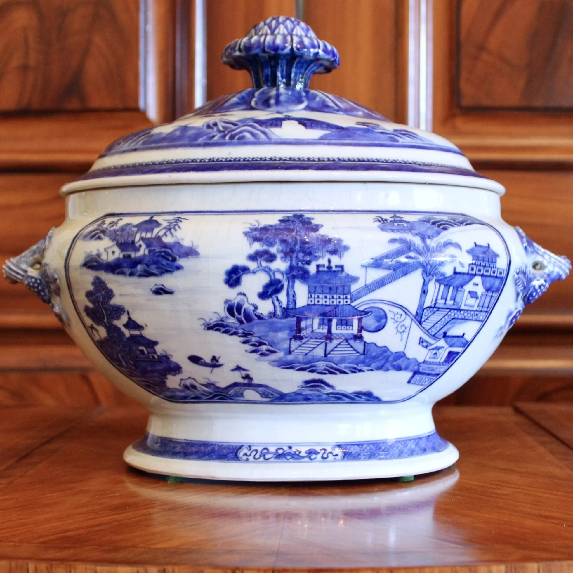 Nanking Chinese Export Porcelain Tureen