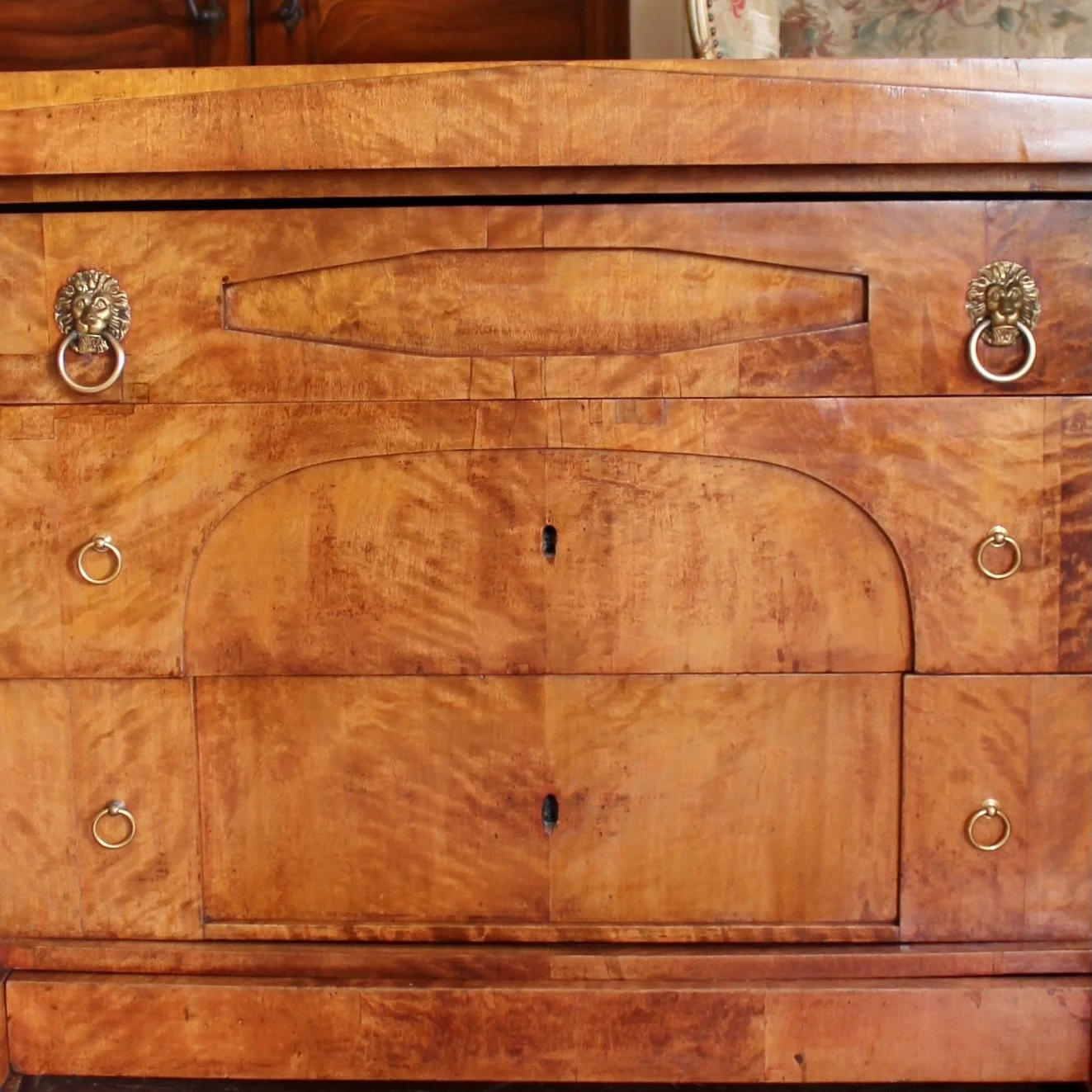 Biedermeier-Birch-Commode-Chest-of-Drawers (15)-front-detail