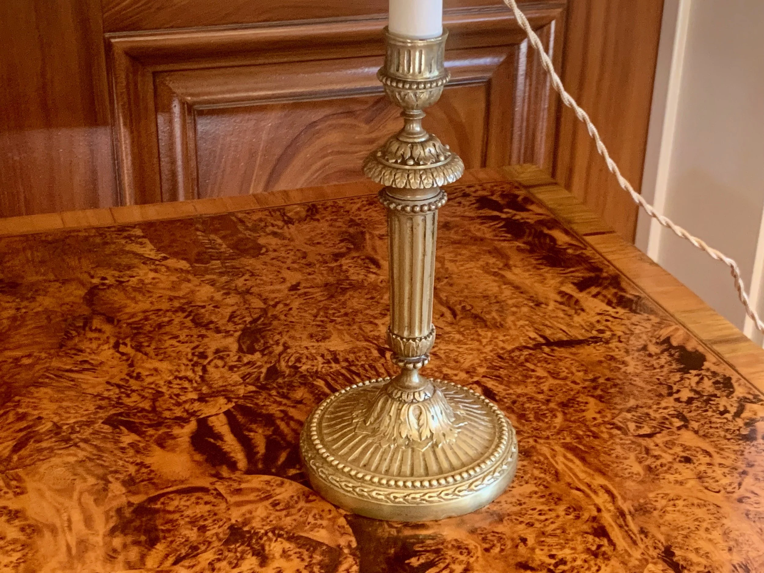 Pair-French-Louis-XVI-Period-Candlestick-Lamps-with-Marbleized-Shades (4)