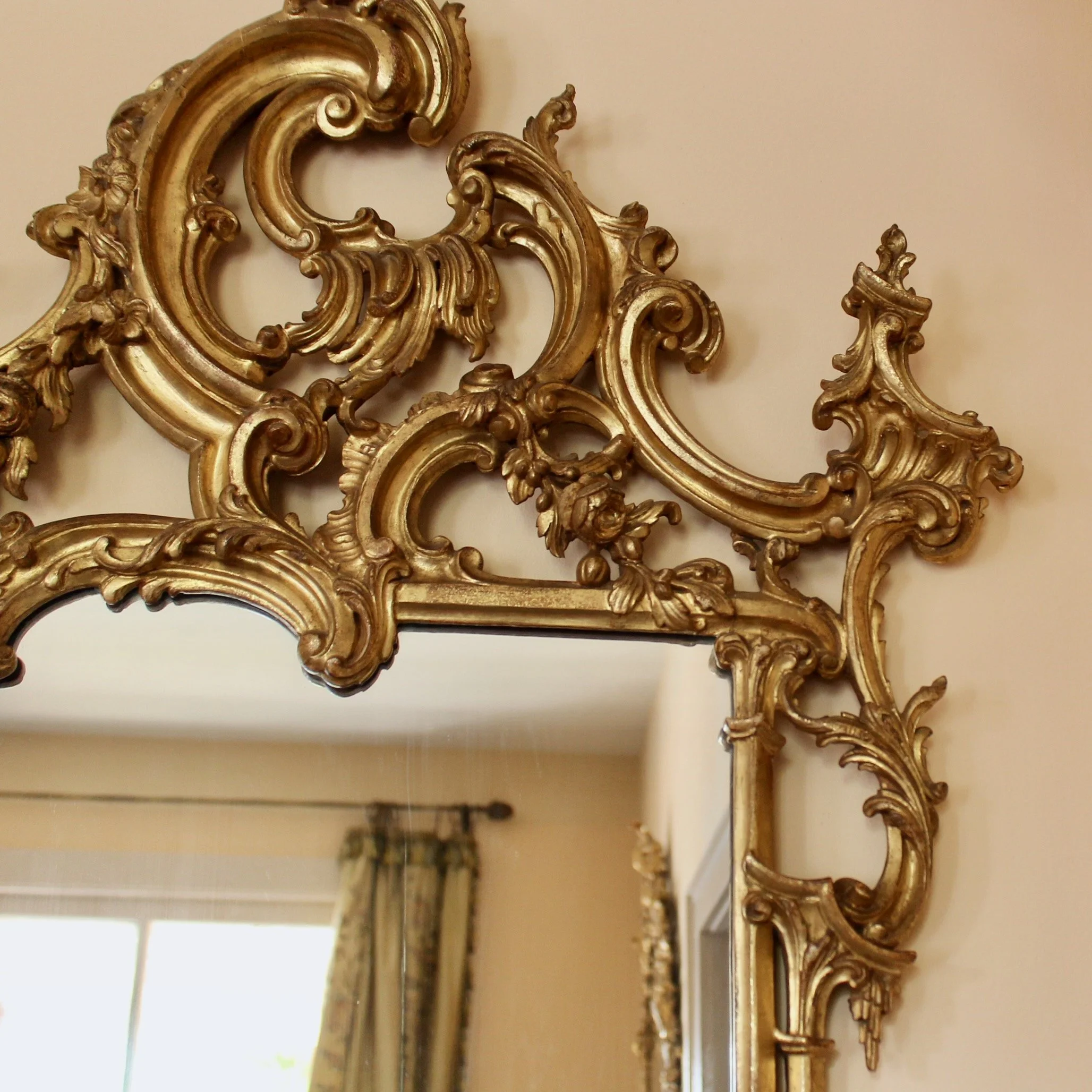 Italian-Carved-And-Gilded-Chippendale-Rococo-Style-Mirror (4)-detail