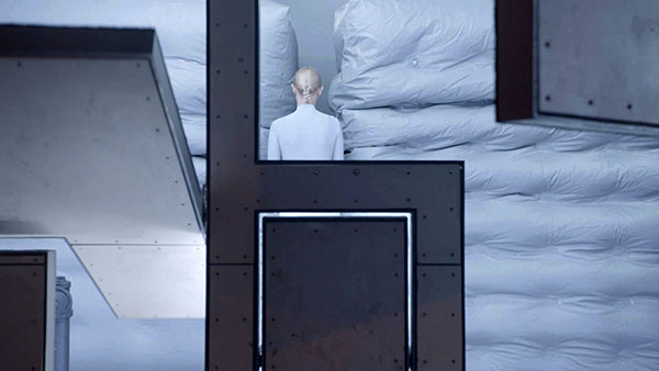 Storefront_JammingBodiesLaboratory_FilmStill_1.jpg