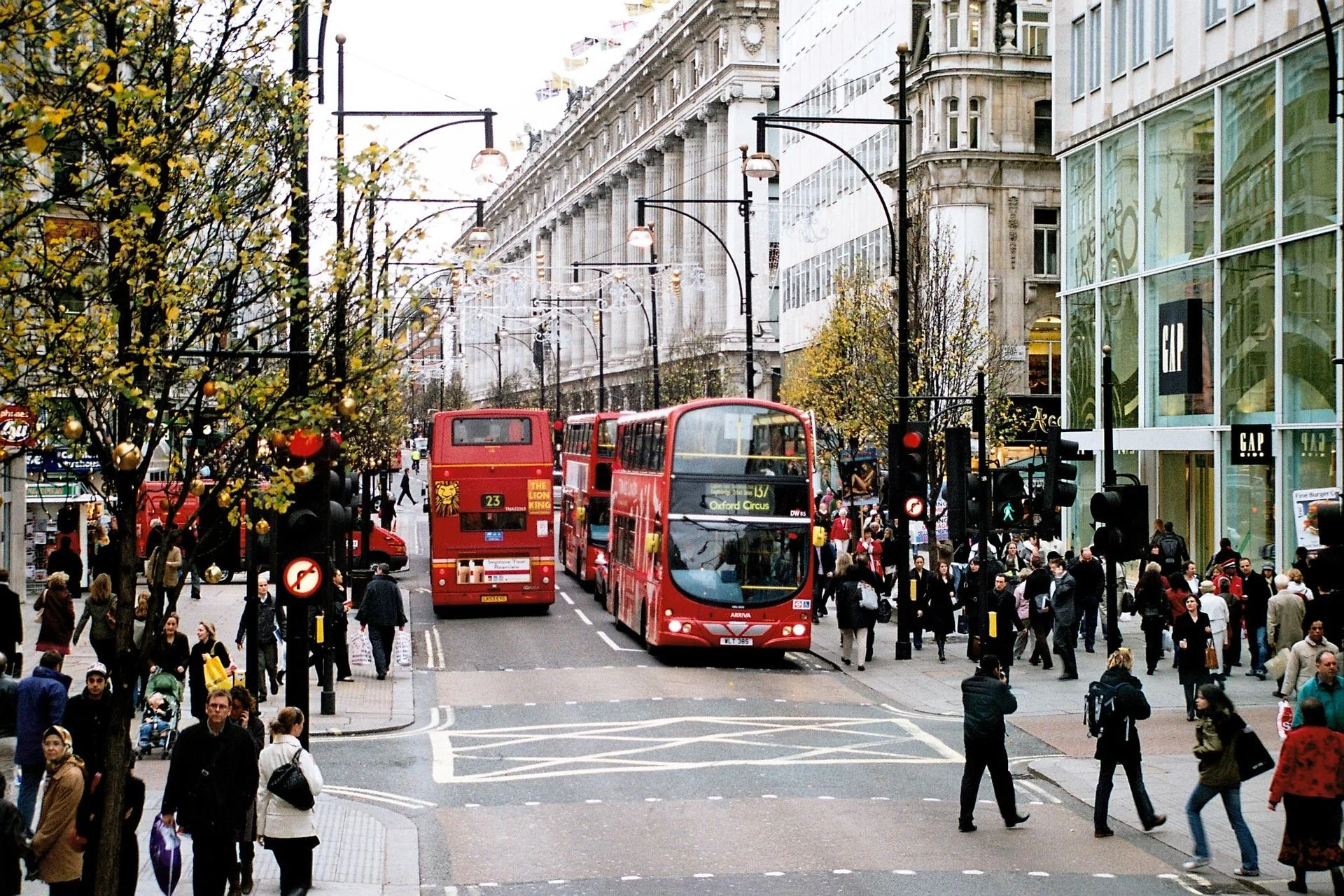 Oxford_Street_December_2006.jpeg.jpeg