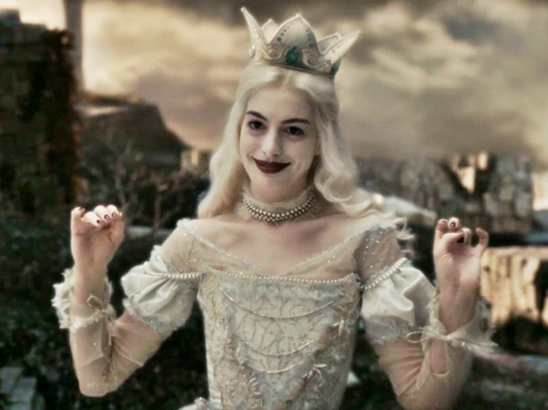 white queen alice in wonderland 2.png