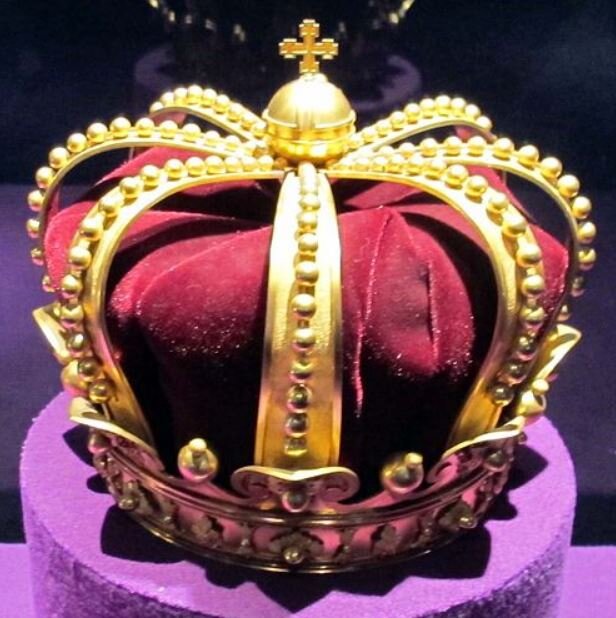 crown of elizabeta.JPG