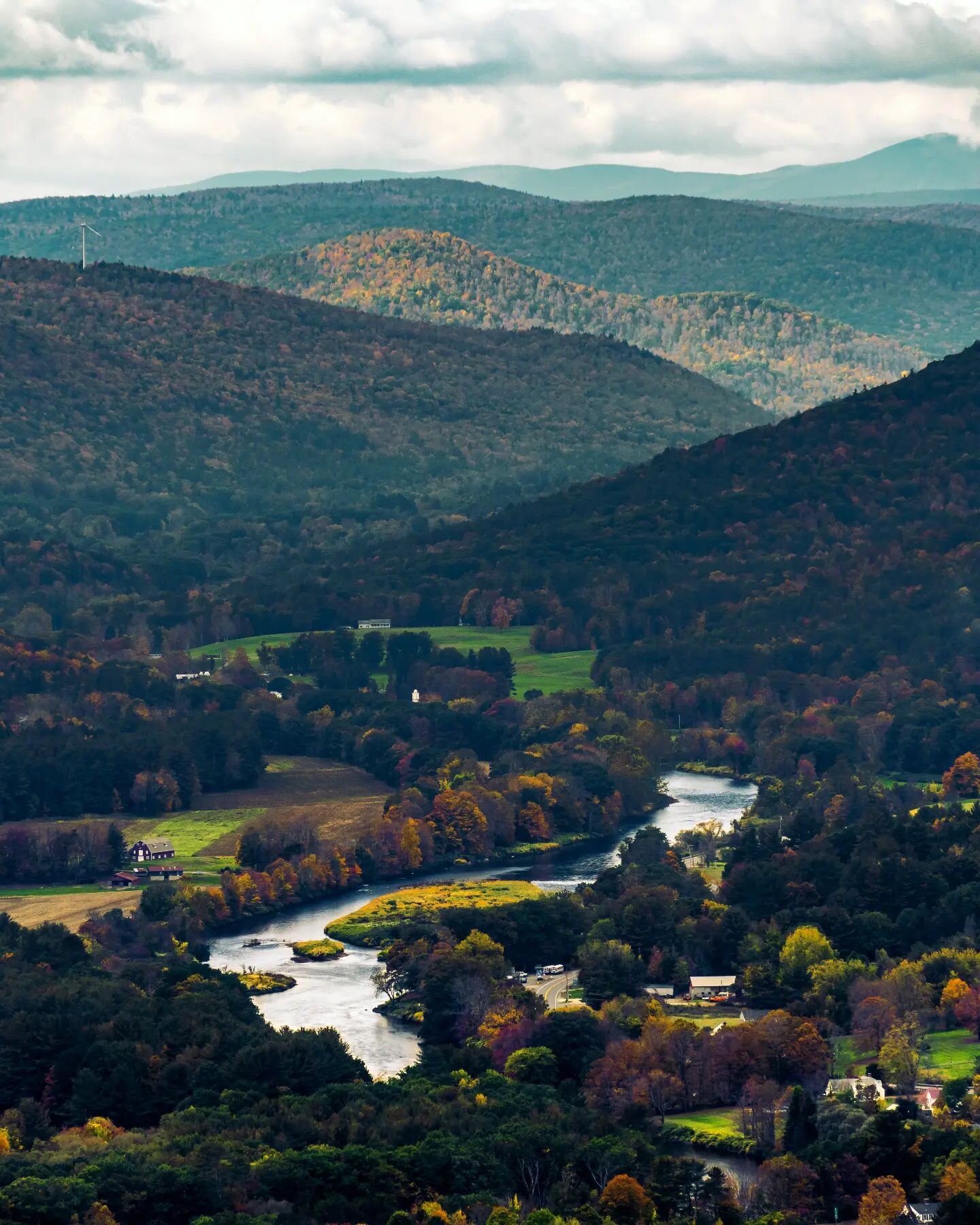 2021 has been a most stressful year and I would like it to be over. I have an overall distaste for this past year aside from one splendid weekend back in October. I was able to make a trip out to Western Mass where a young Sam once grew up. This phot