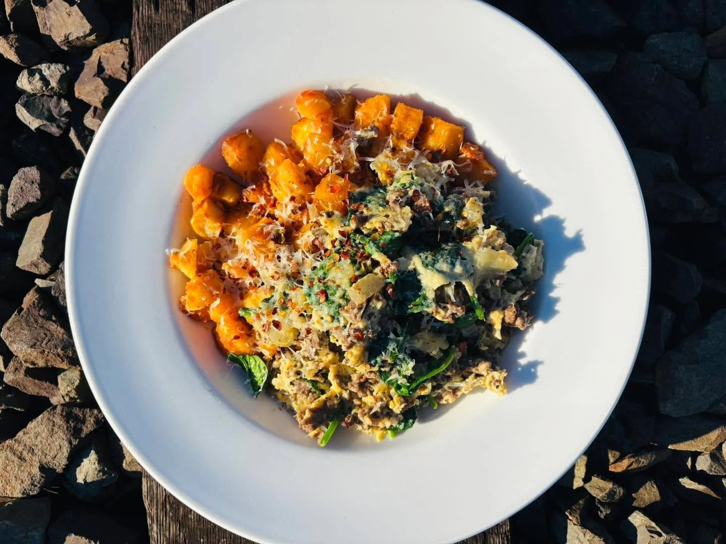 We&rsquo;ve got the Joe&rsquo;s Special available for breakfast! Breakfast potatoes tossed in house red sauce and served with eggs scrambled with seasoned ground beef and spinach, topped with parmesan cheese and red chili flakes. 🍳 🥔