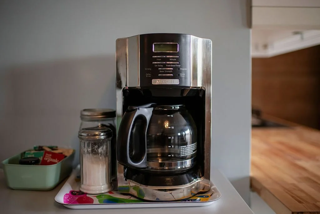 Each of our rooms are equipped with the tools to start your day off right. Whether you take you prefer herbal tea or coffee with cream and sugar we&rsquo;ve got you covered!

#coffeetime #morningvibes☀️ #grandmaraismn
