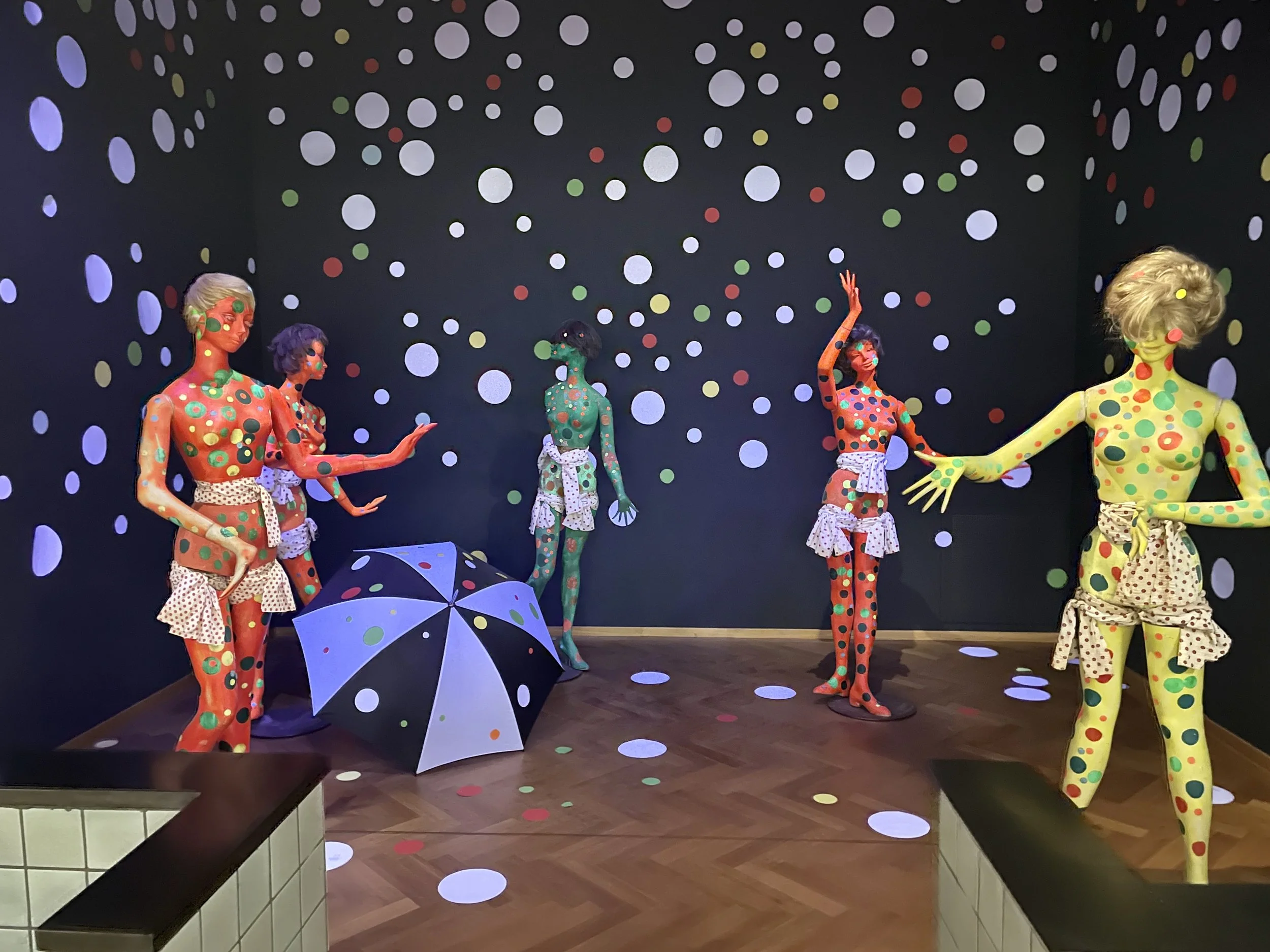 Kunstmuseum 60s Dancers.jpg