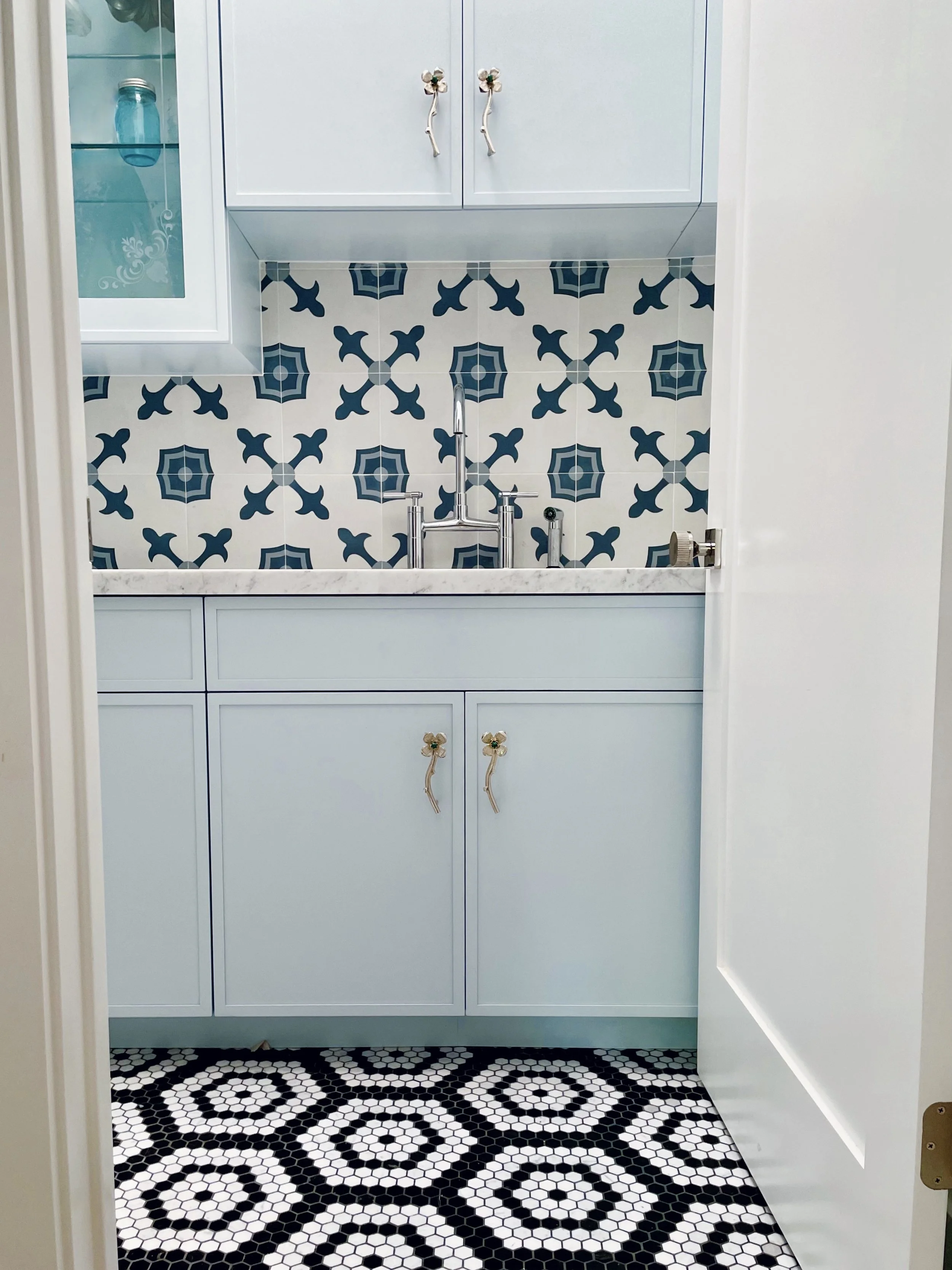 Palm Beach Luxury Design Laundry Sink Plumbing.jpg