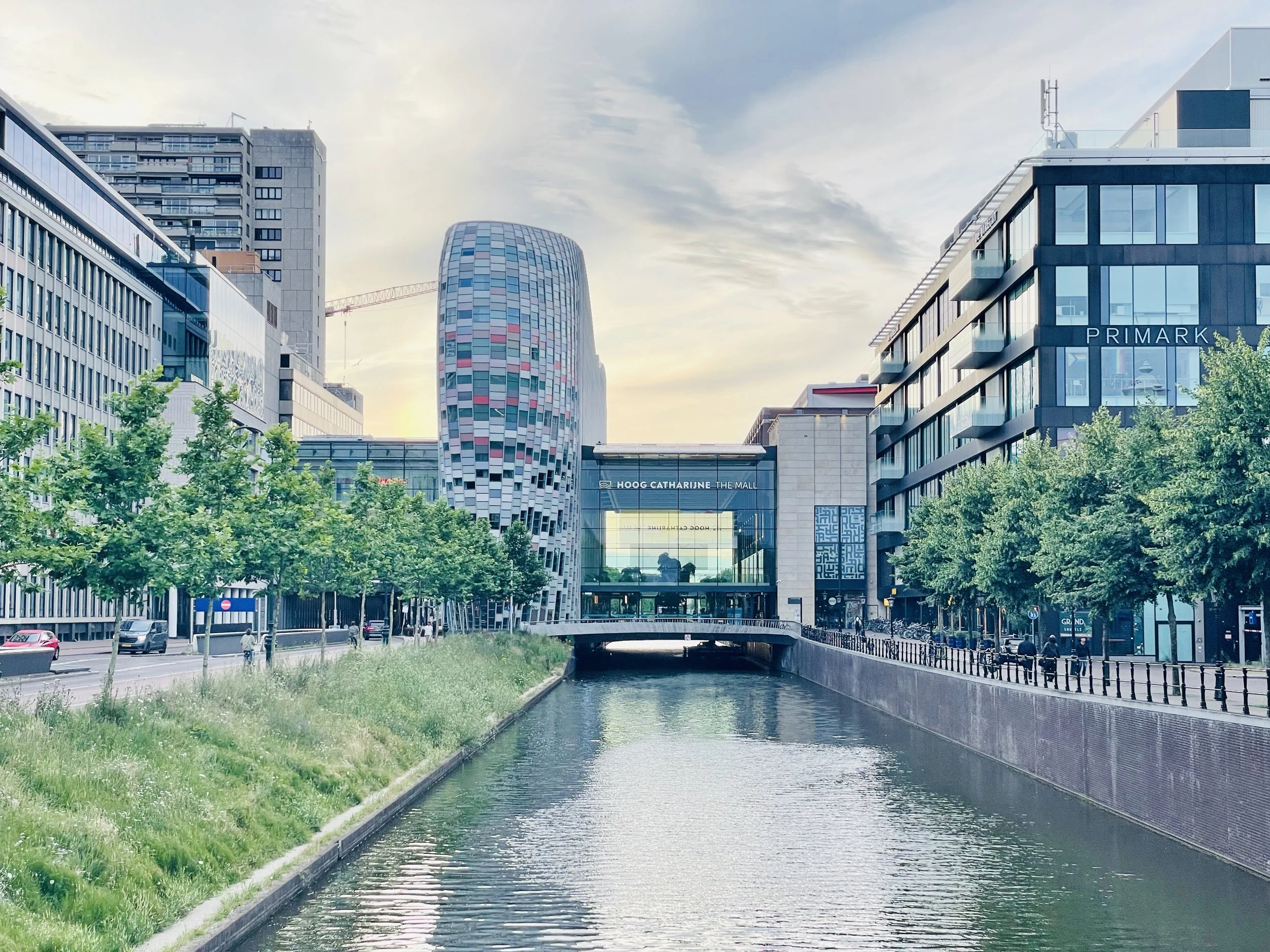 The Utrecht Mall Hoog Catharine as seen from the canal.
