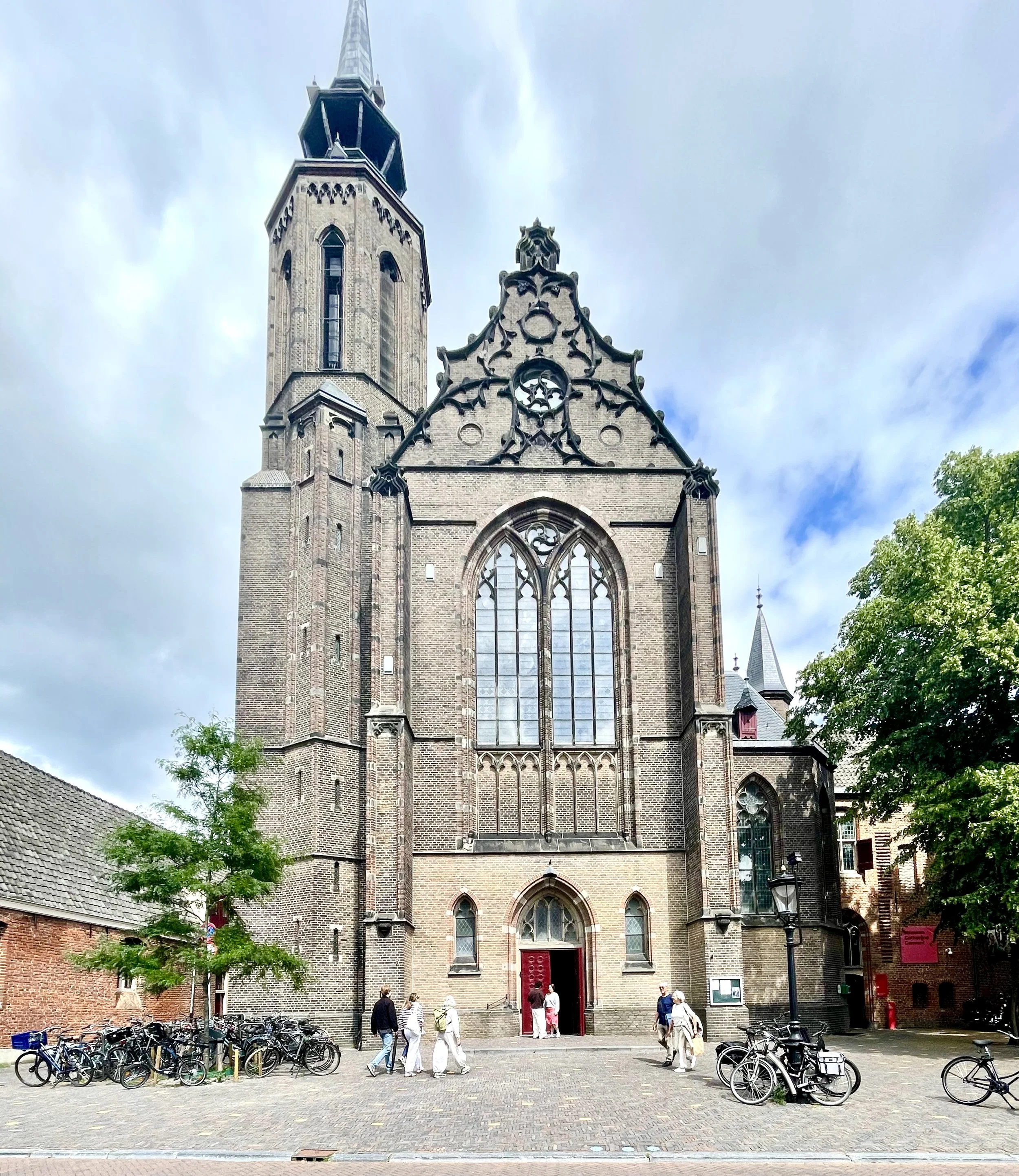 St. Catherine's Cathedral, a dramatic facade with its red doors, is from the 15th century.