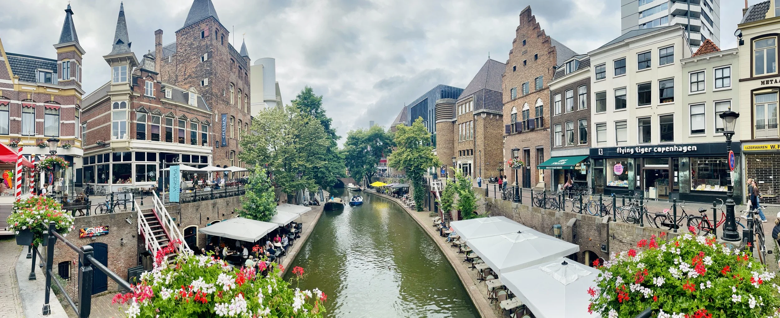 A view of both sides of the Oudegracht canal in Utrecht.