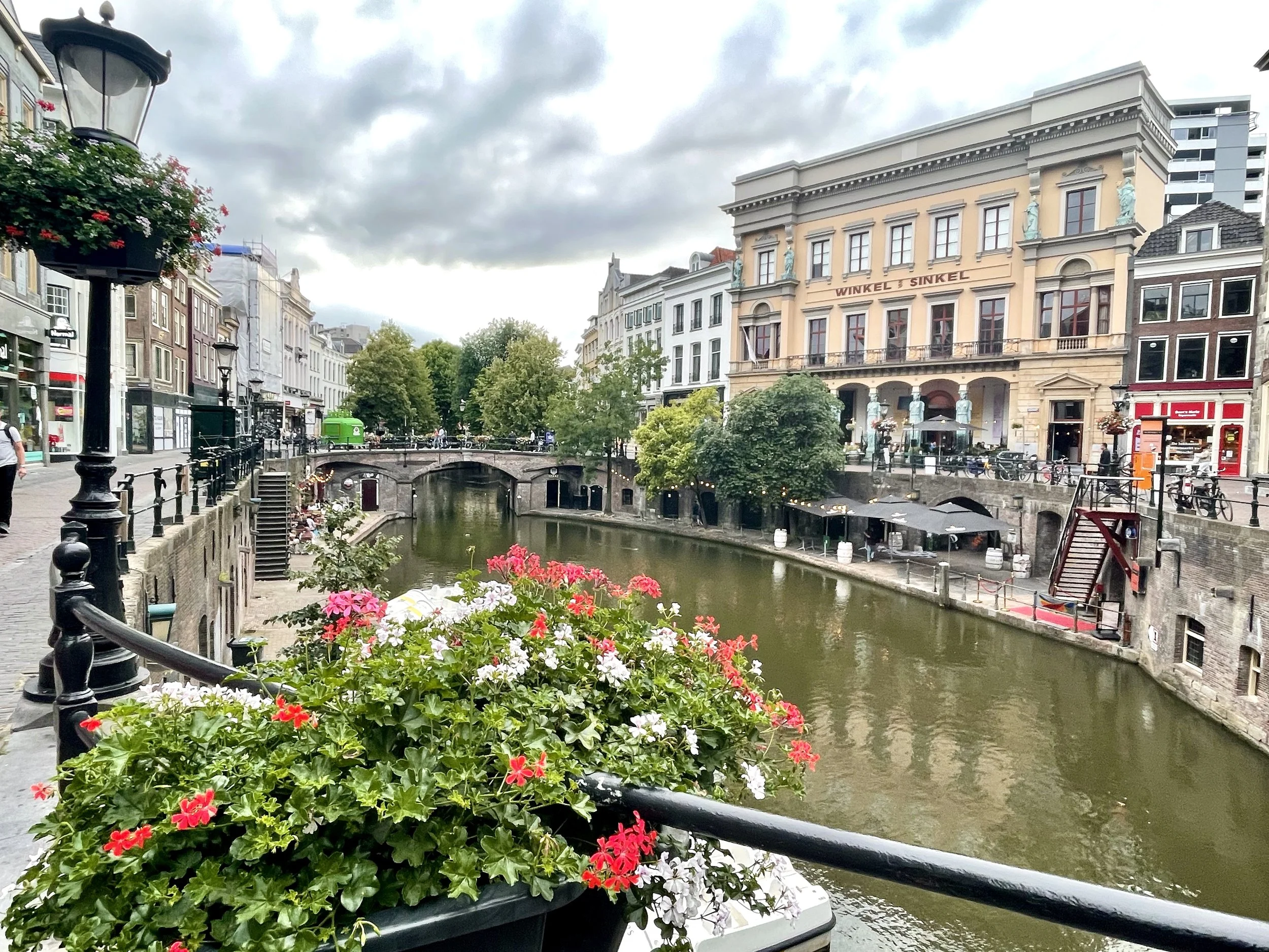 Walking along the Oudegracht, the view overlooking the Winkel van Sinkel, the neoclassical building beckons.