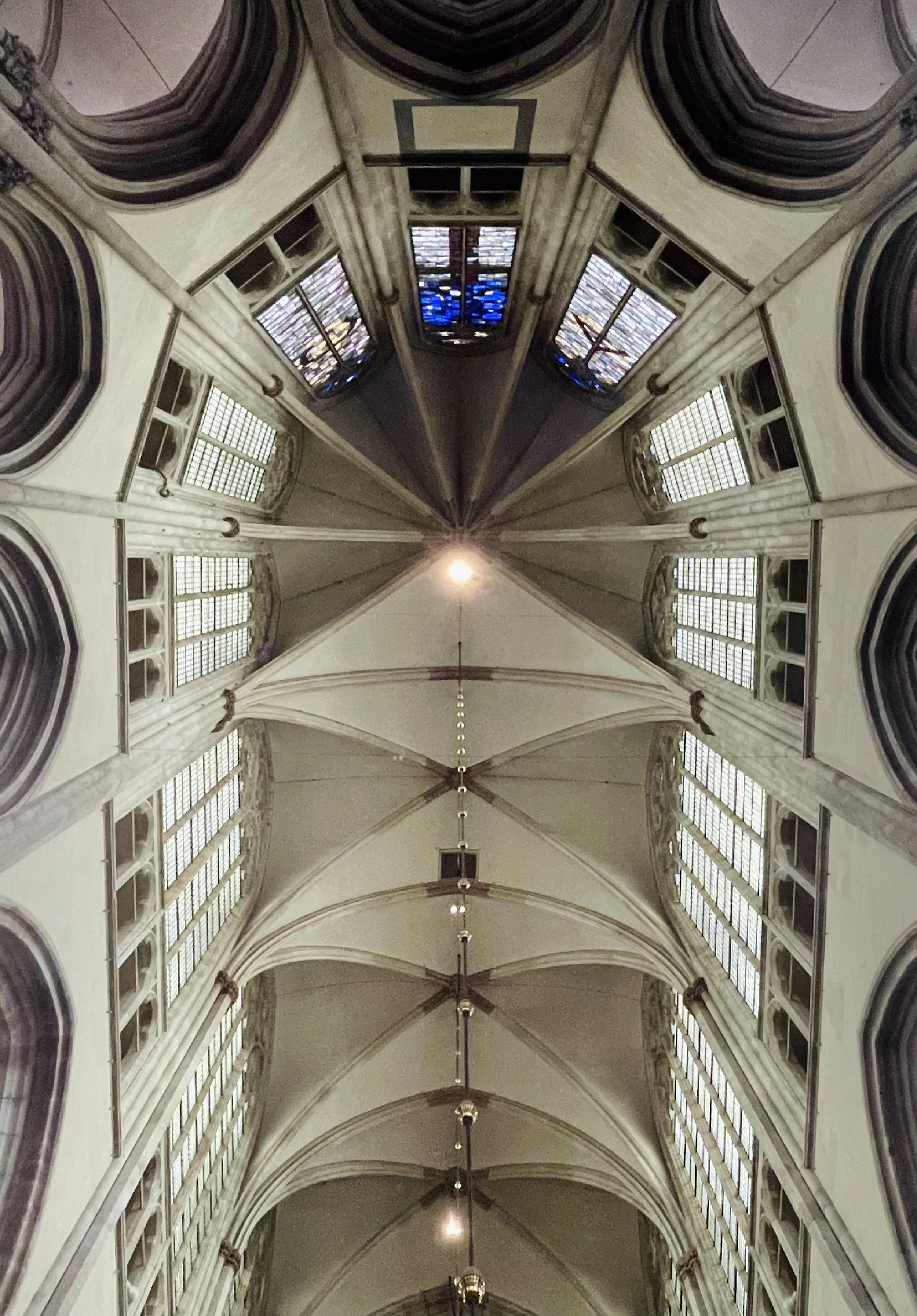 The ceiling plan at the Utrecht Domkerk is extraordinary buttresses.