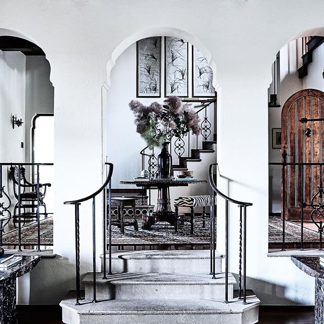 SPANISH MISSION || Foyer grandness in this Spanish Mission style home by @studio_kate_ 
Published in @bellemagazineau 
Styling @kate_nixon_busatti @studio_kate
Photo @mareehomer.photography
.
.
.
.
.
.

#interiorinspo #interiorphotography #interiorst