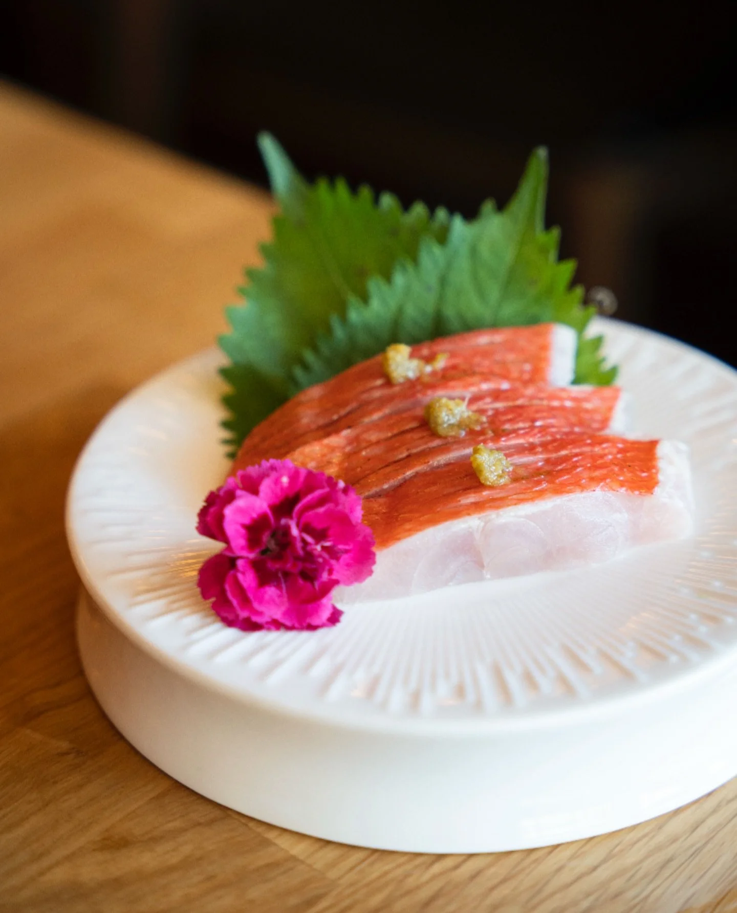 Goldeneye Snapper, also known as Kinmedai🐟, is a deep-sea fish prized in Japanese cuisine for its delicate texture and rich umami flavor. Lightly seared to bring out its natural sweetness and buttery finish, it&rsquo;s a true seasonal delicacy that 