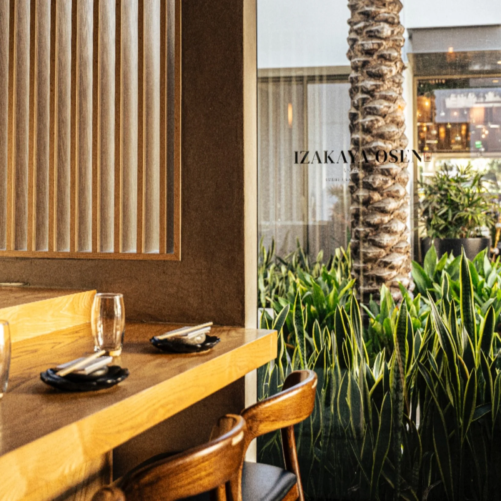 Our bar is a carefully curated space, designed for you to savor each moment. Every detail, from the lighting to the glassware, has been thoughtfully considered to enhance your experience. Join us and discover a place where expertly crafted cocktails 