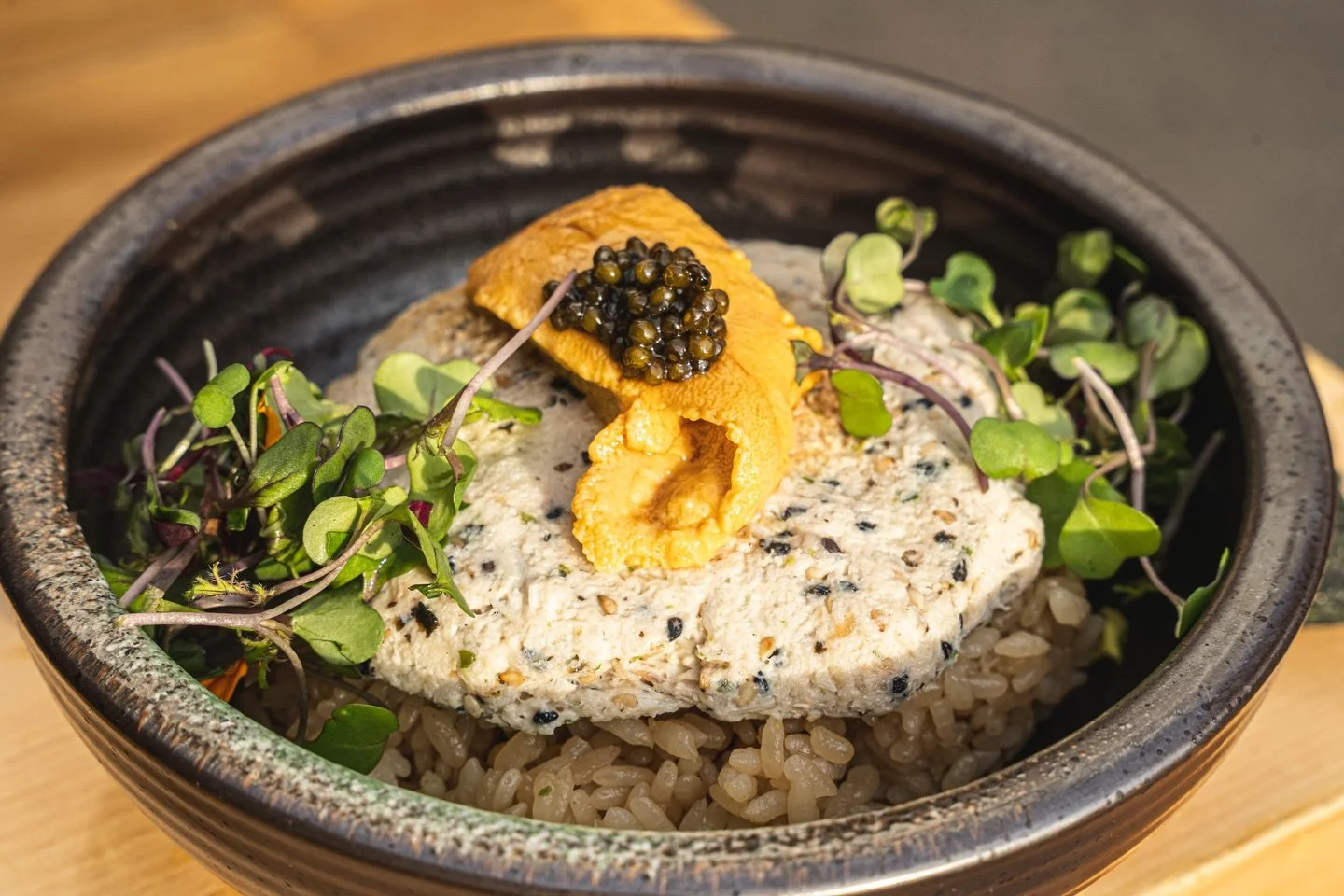 Treat your Valentine to something truly special. 🥰 

Our 🦀 Blue Crab Uni Bowl 🐟 features sweet blue crab, creamy sea urchin, a touch of caviar, and sesame oil over sushi rice, served with a side of seaweed. Elegant, flavorful, and perfect for shar