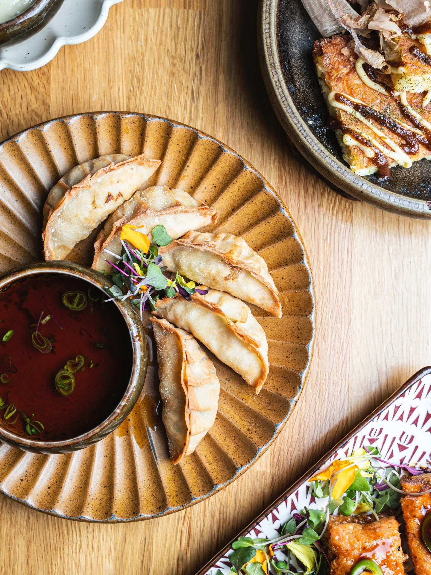 Veggie lovers rejoice. Our Vegan Gyoza comes with a crispy bite, full of vegetables, and a delicious tempura dressing for dipping. A must-try izakaya snack at Izakaya Osen.