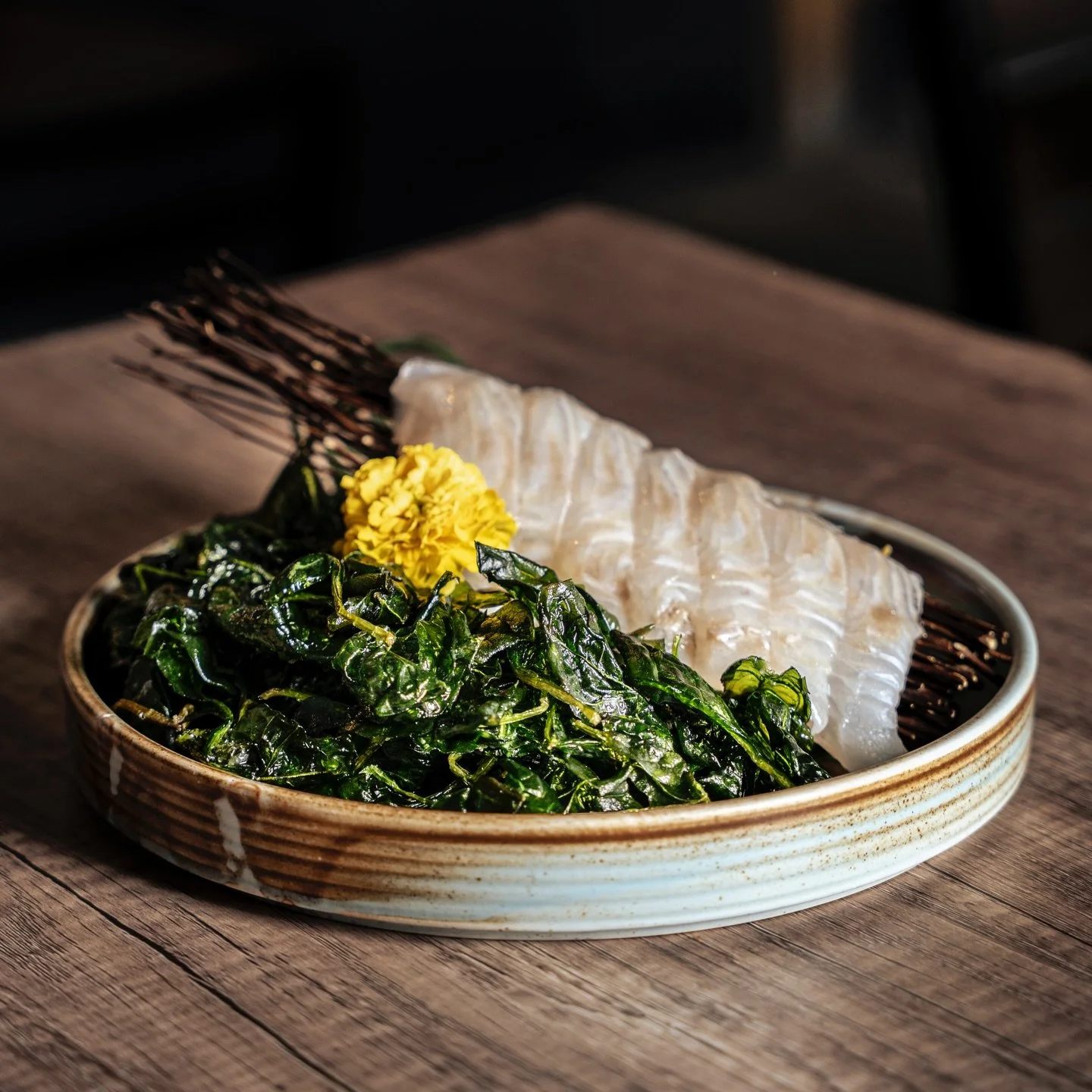 Plum Halibut 🍑

Seven slices of pristine halibut sashimi, finished with crispy spinach, sea salt, and house plum dressing.
Bright acidity meets ocean freshness.

Simple. Refined. Osen.