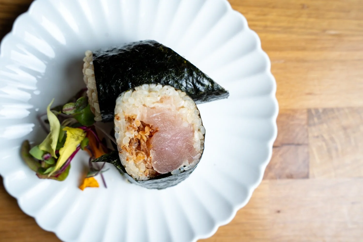 Fresh, simple, and full of flavor ✨
Our Onion Albacore Hand Roll is made with buttery albacore, crisp onion, and perfectly seasoned rice wrapped in crispy seaweed.

The perfect hand roll for sushi lovers 🍣

#IzakayaOsen #HandRoll #Albacore #SushiLov
