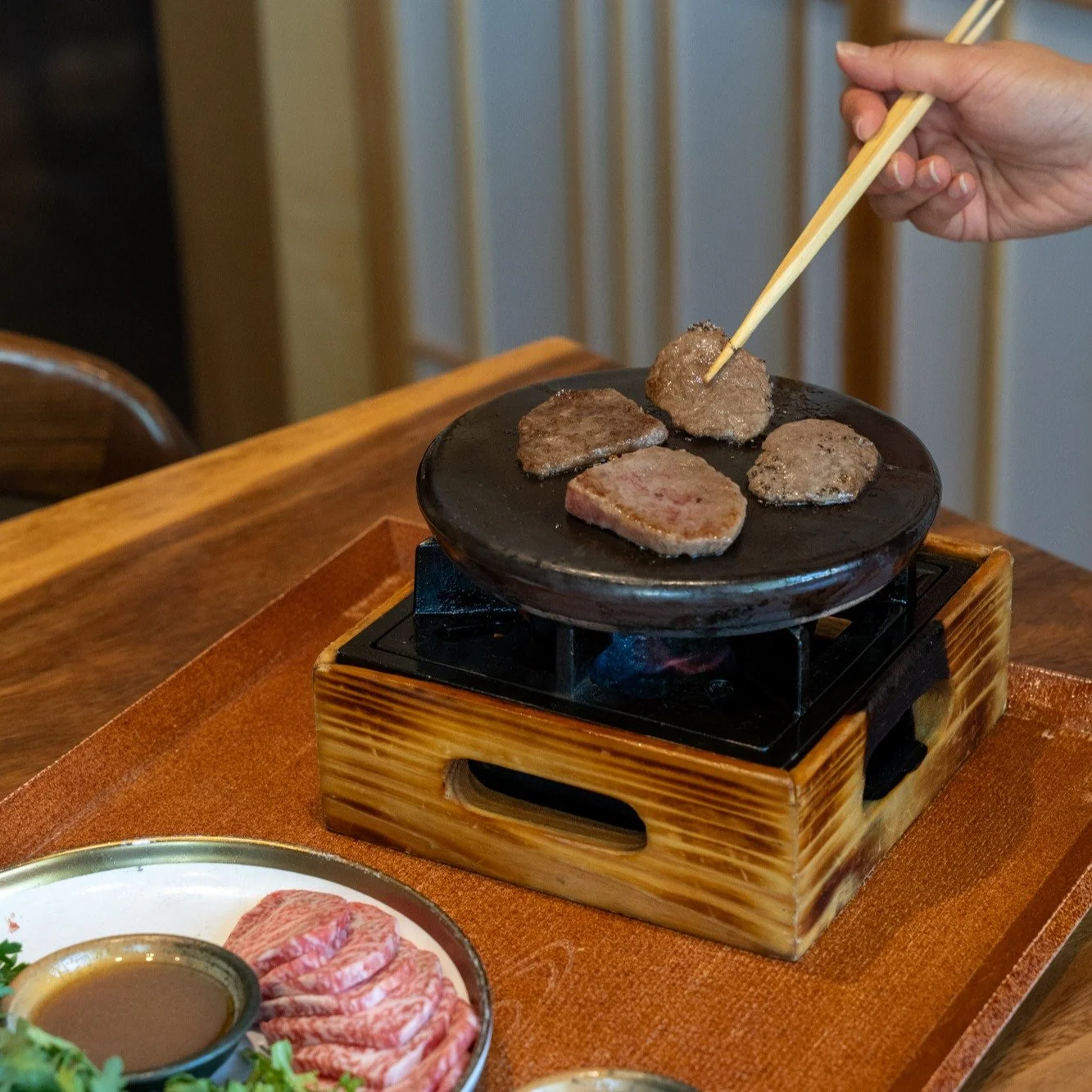 what &ldquo;treating yourself to lunch&rdquo; should actually look like 

Japanese A5 Wagyu grilled on a hot stone for the perfect bite every time.

rich, buttery, and impossible to forget.

📍 Izakaya Osen Irvine

#IzakayaOsen #A5Wagyu #Wagyu #Japan