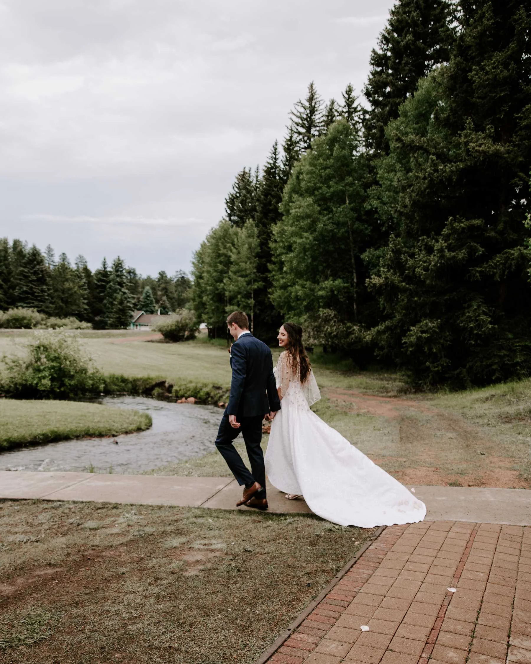 Holly + Aaron | Rainy day Wedding in Pine, CO