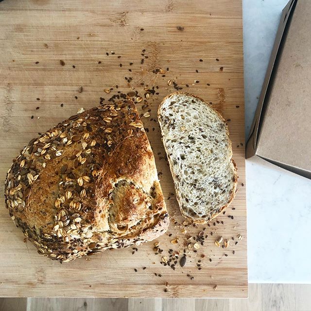 S U N D A Y  M O O D &mdash; I&rsquo;ve said this before and I&rsquo;ll say it again, there&rsquo;s not much that makes me happier than fresh baked seedy bread 🥖 especially when it&rsquo;s from a cute local bakery @theblackwalnutbakery you went to w