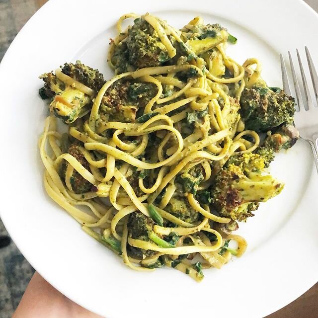 G O I N G  G R E E N &mdash; Roasted Broccoli Pesto Linguini with oven roasted broccoli, saut&eacute;ed garlic mushrooms, caramelized onions, chopped spinach and homemade pesto (a mix of walnuts, almonds and cashews, garlic, olive oil, spinach, dried