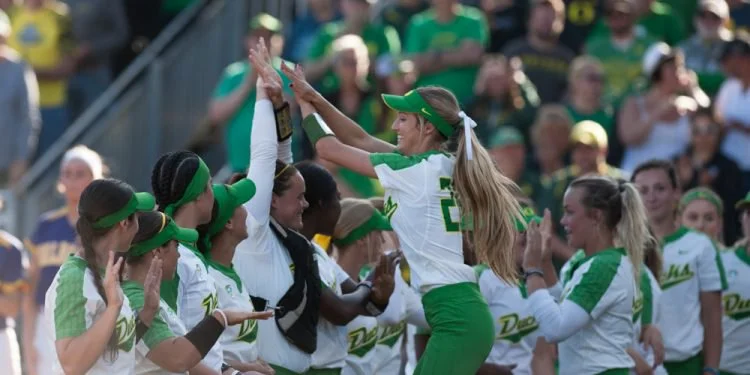 Eugene native Lauren Burke’s home run secures Oregon’s win in first round of regionals