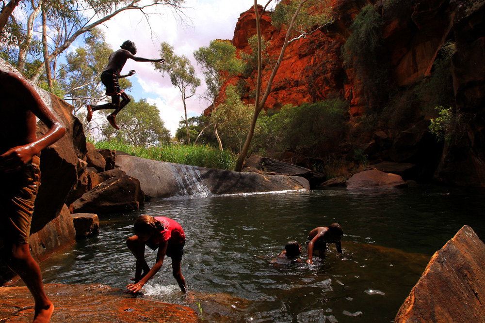 Australia_2816_Dean_Sewell_29_Feb_2016_1.jpg