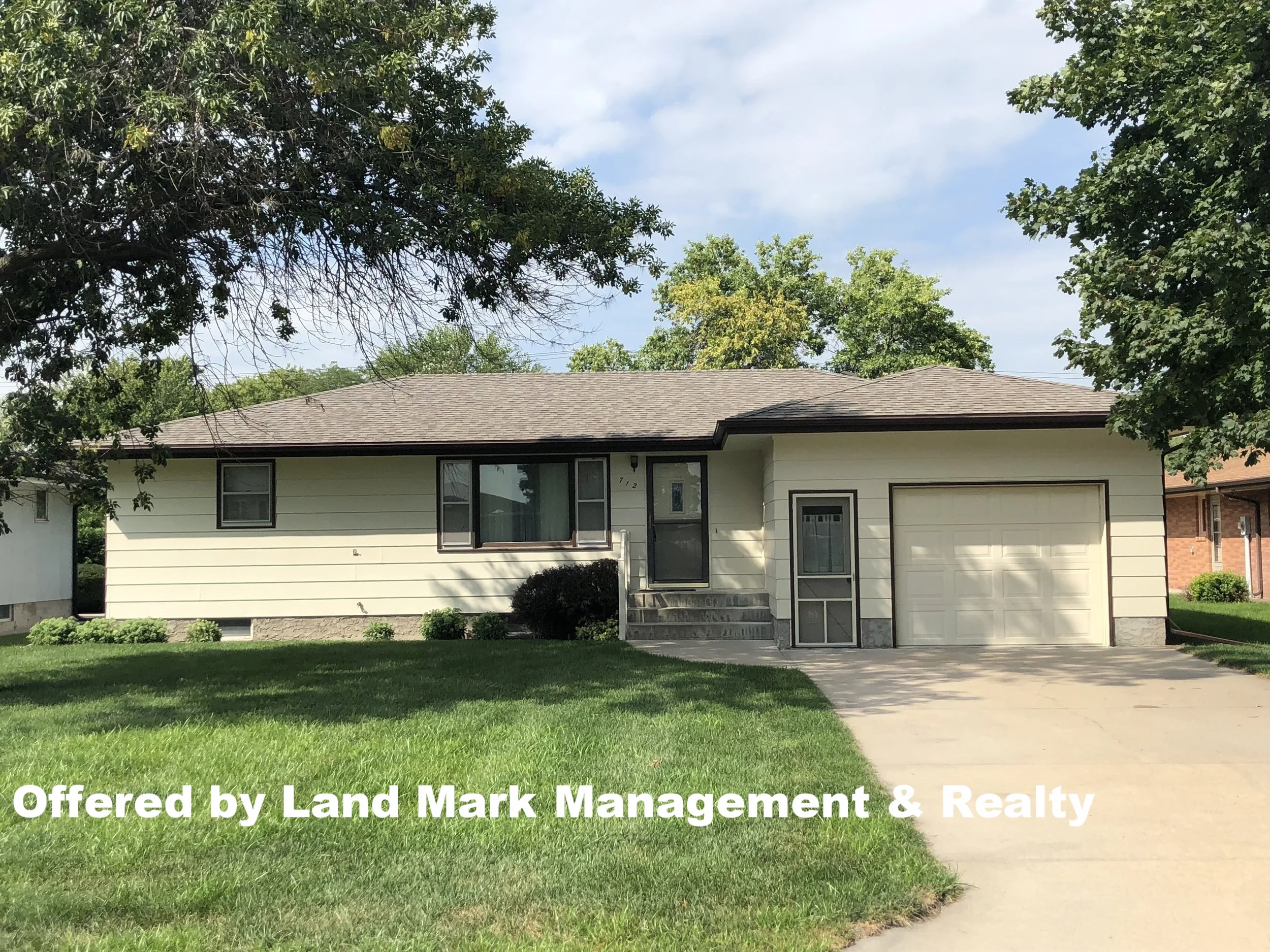 712 E 8th St - Schuyler