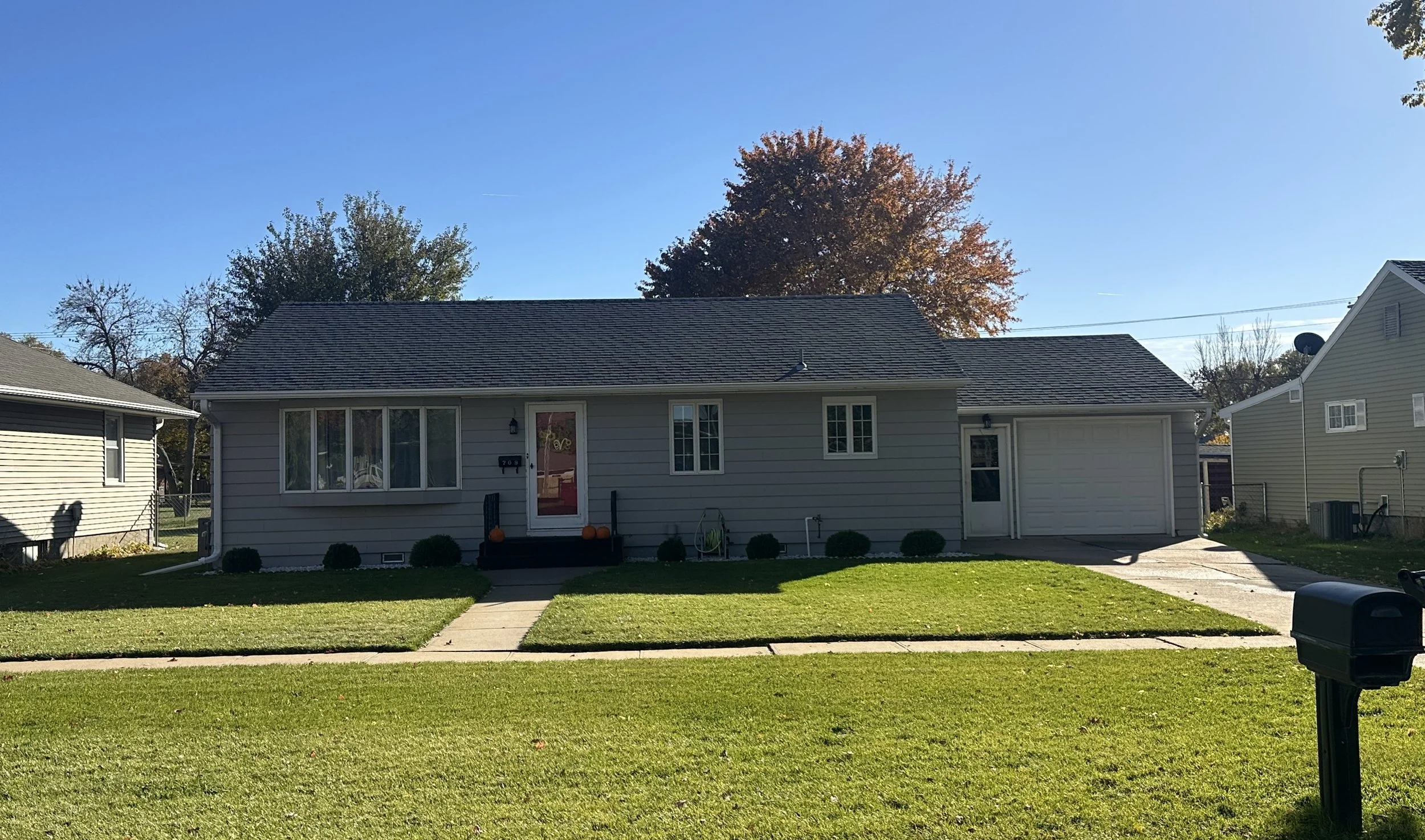 709 E 9th ST - Schuyler