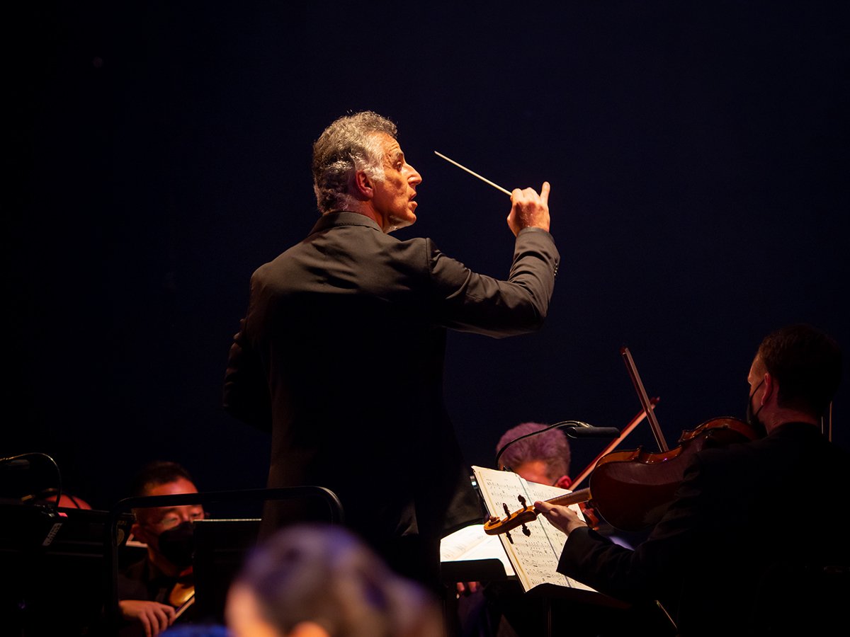 Maestro Nir Kabaretti