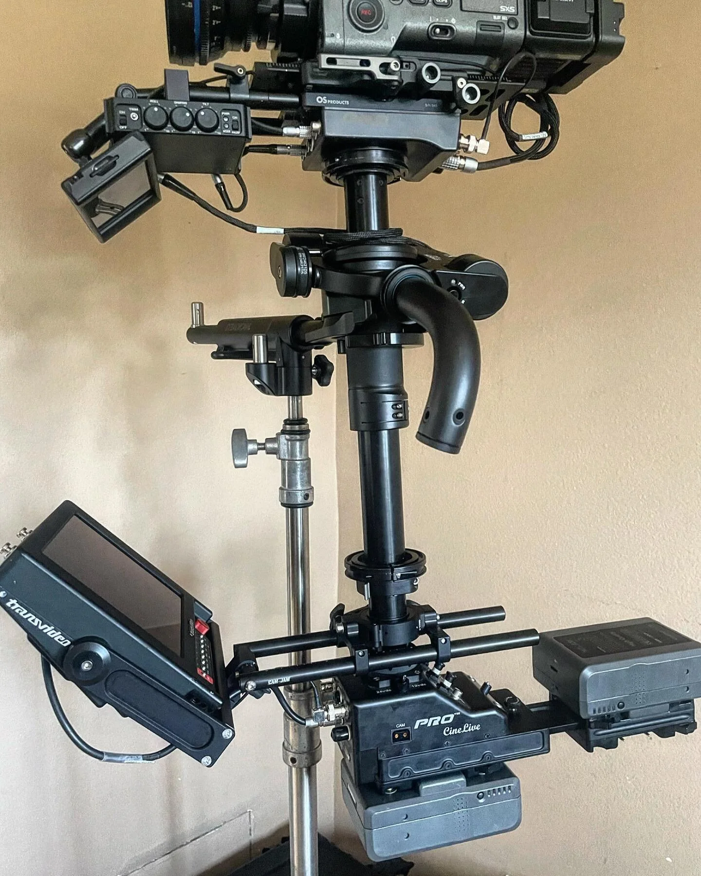 The OG with some upgrades 😍 #tiffenm2volt #camjam #gpipro 
@dannynealproductions