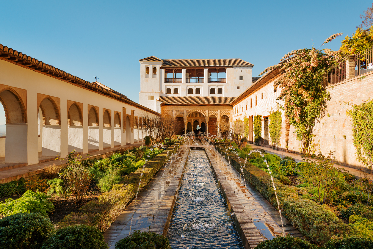 Gardens-of-beautiful-Alhambra-666280618_1256x838.jpeg