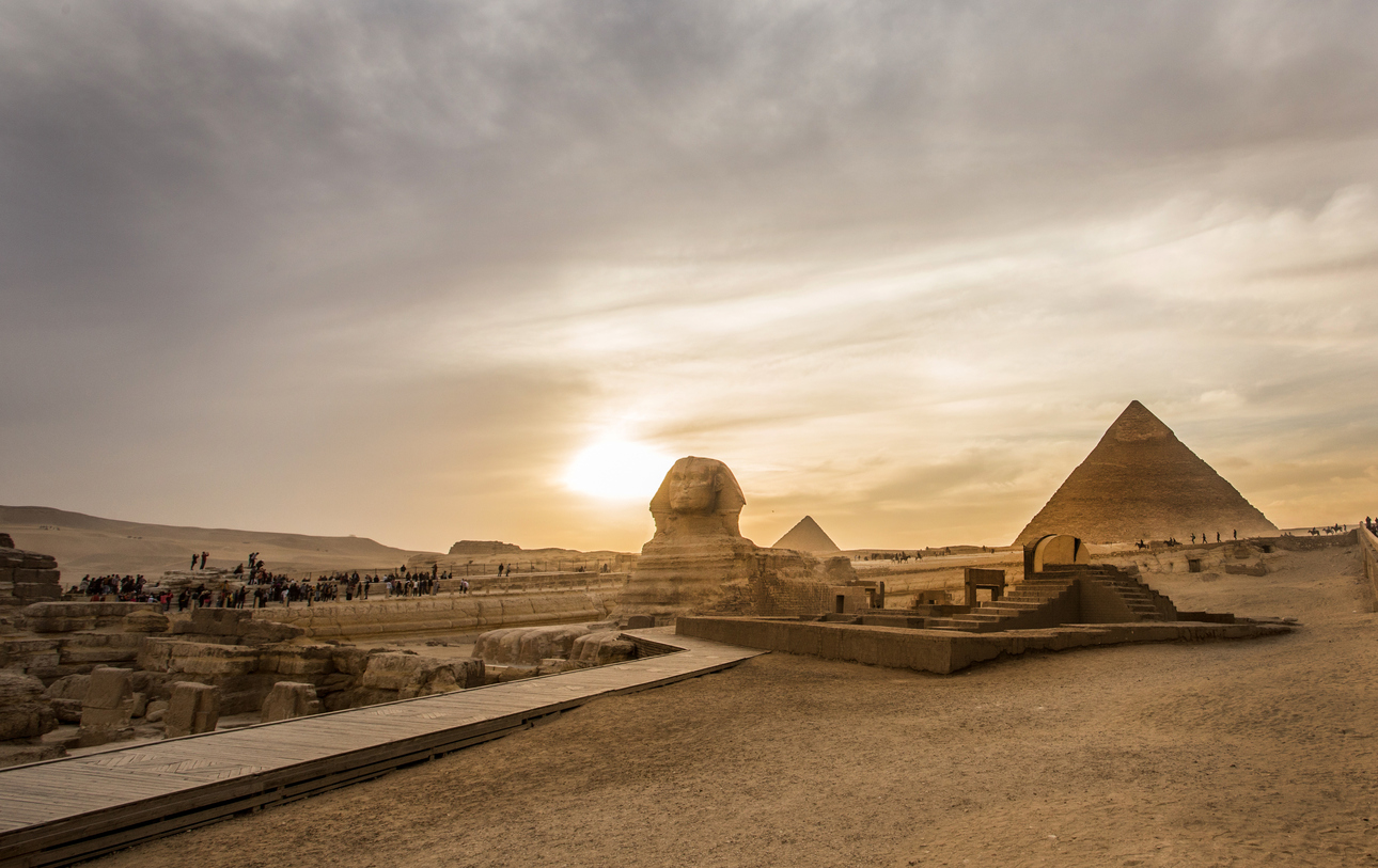 Sphinx-and-Pyramids-509806156_1293x816.jpeg